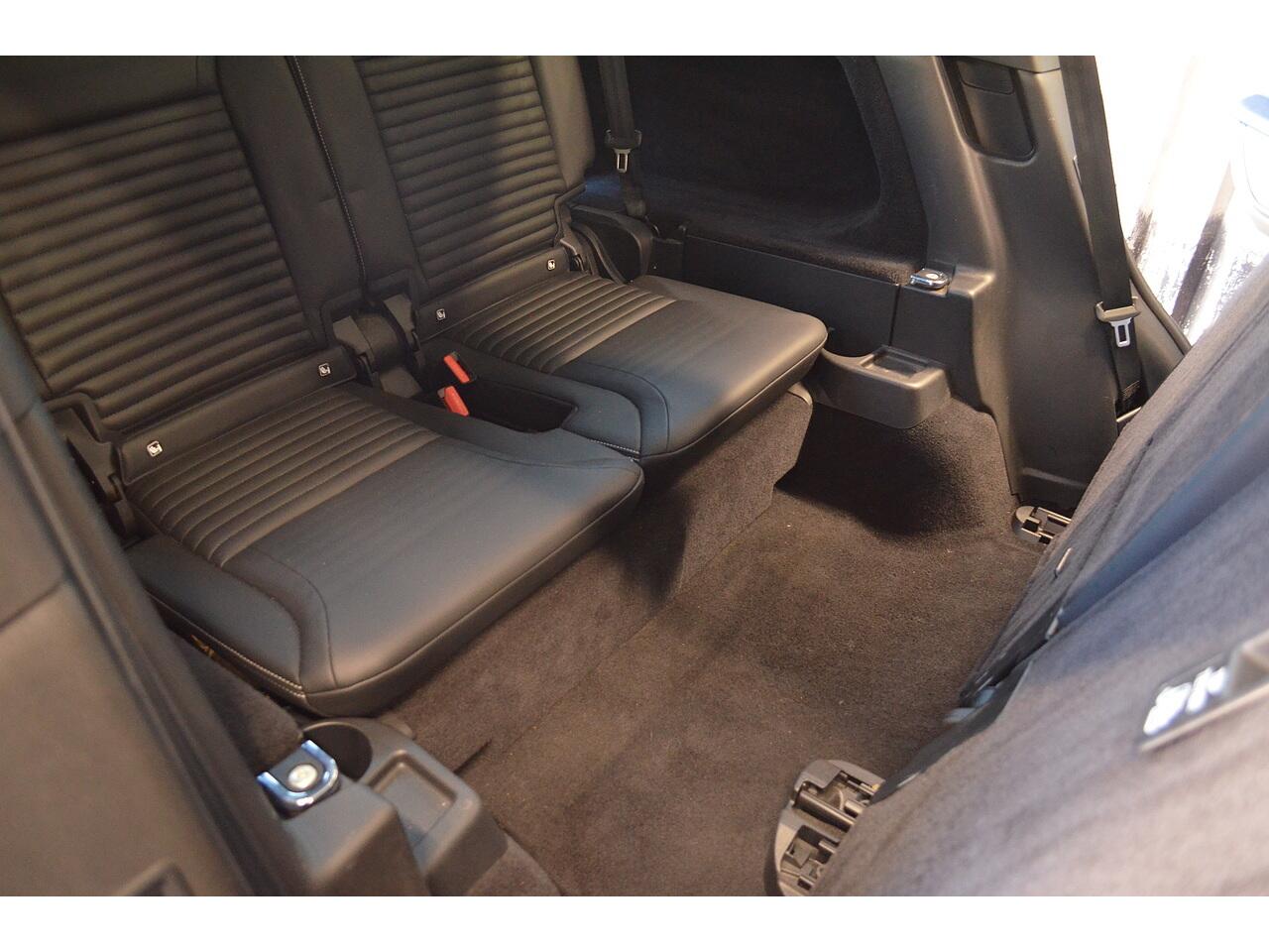 Land Rover Discovery view 29