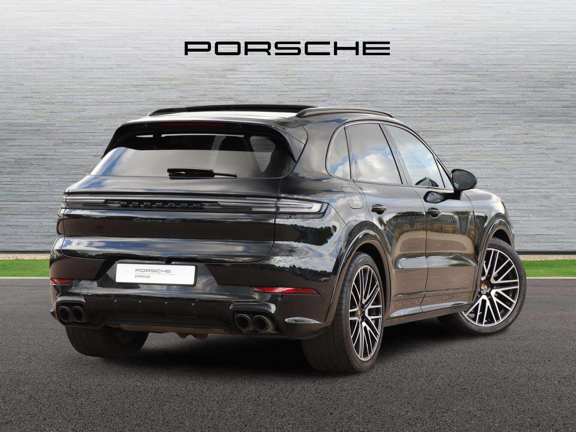 Porsche Cayenne view 3