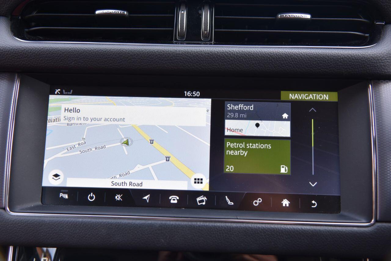 Jaguar XF view 11