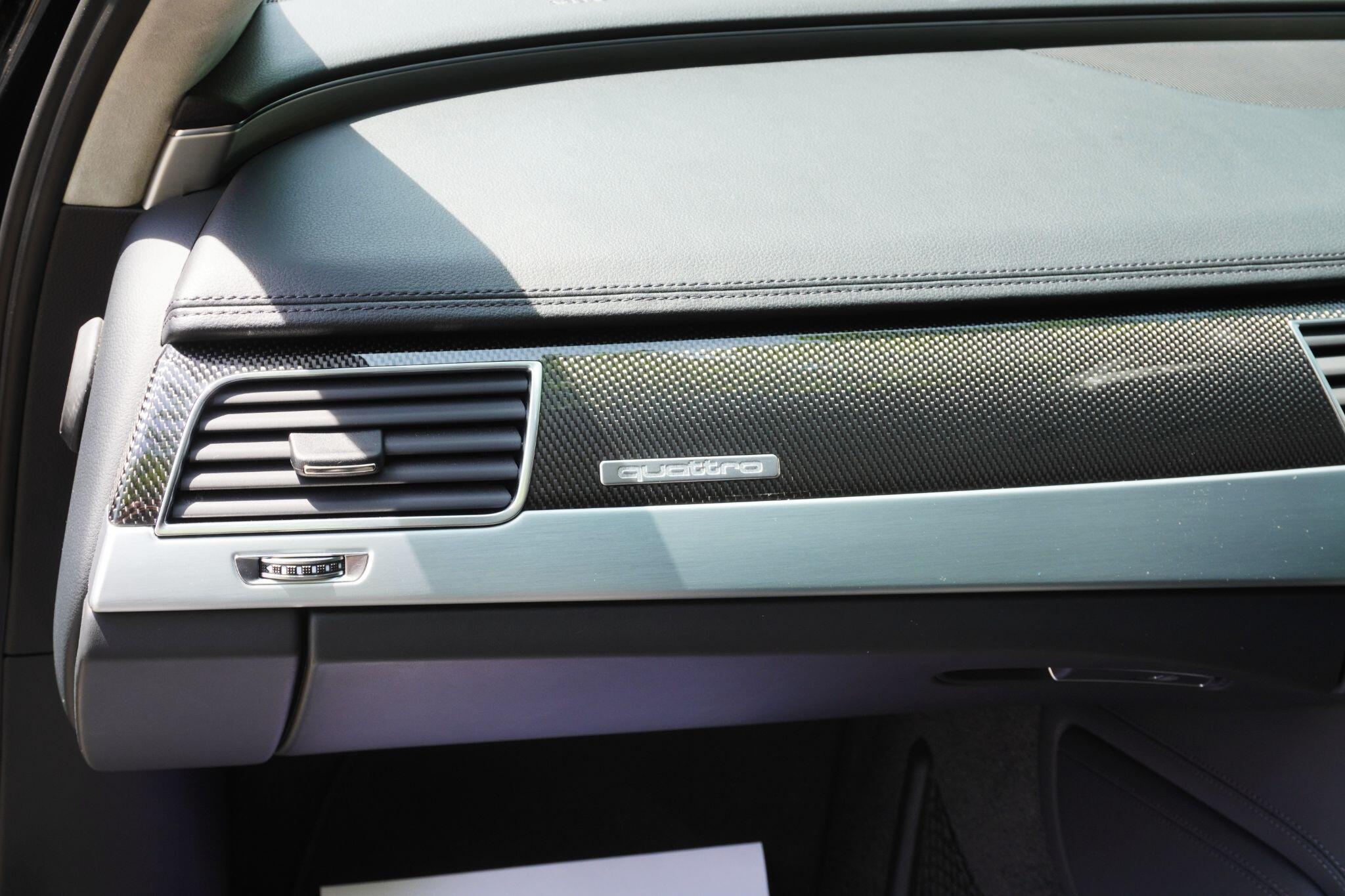 Audi S8 view 61