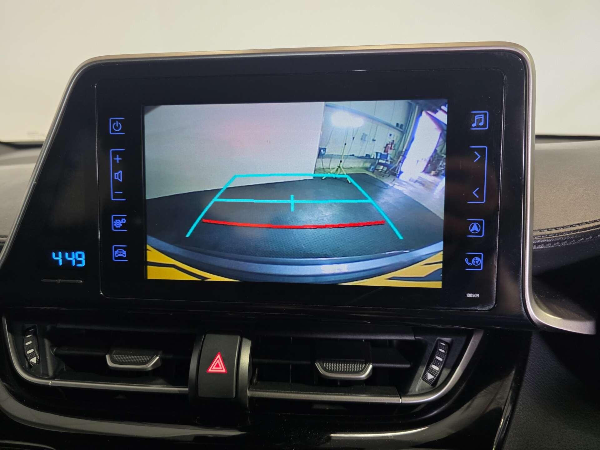 Toyota C-HR view 31
