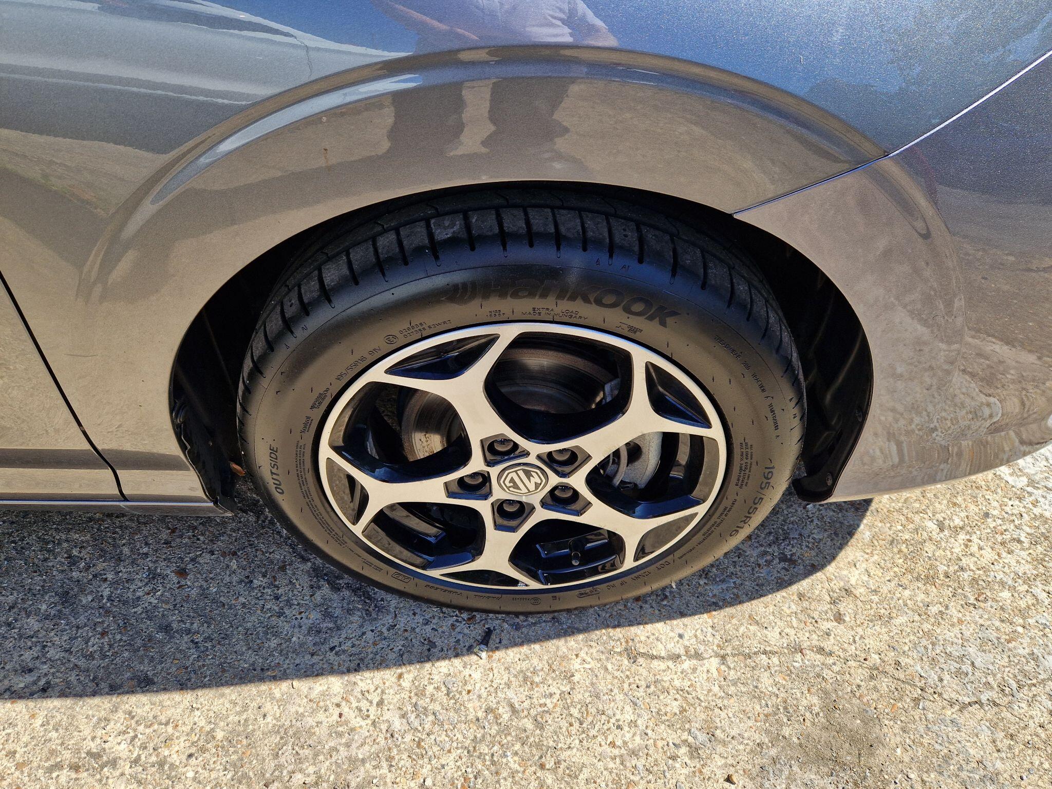 MG MG3 view 12
