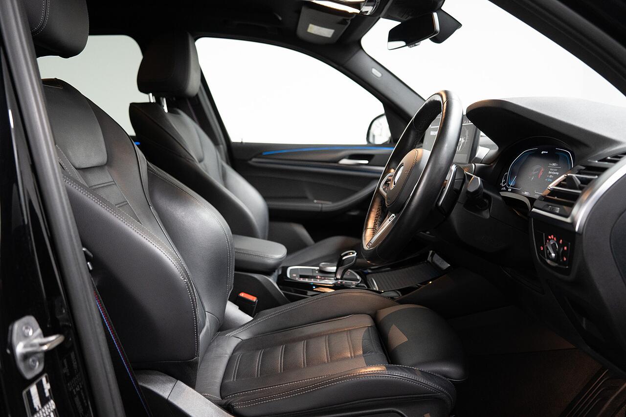 BMW X3 view 3