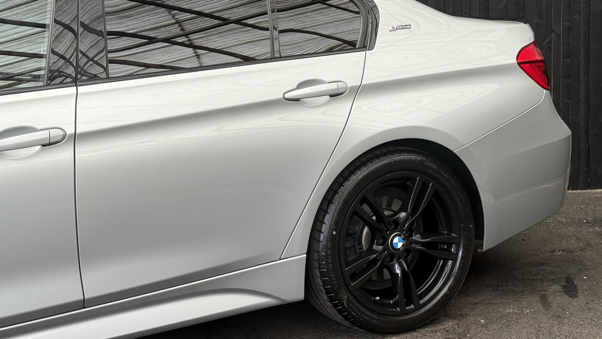 BMW 3 Series view 11