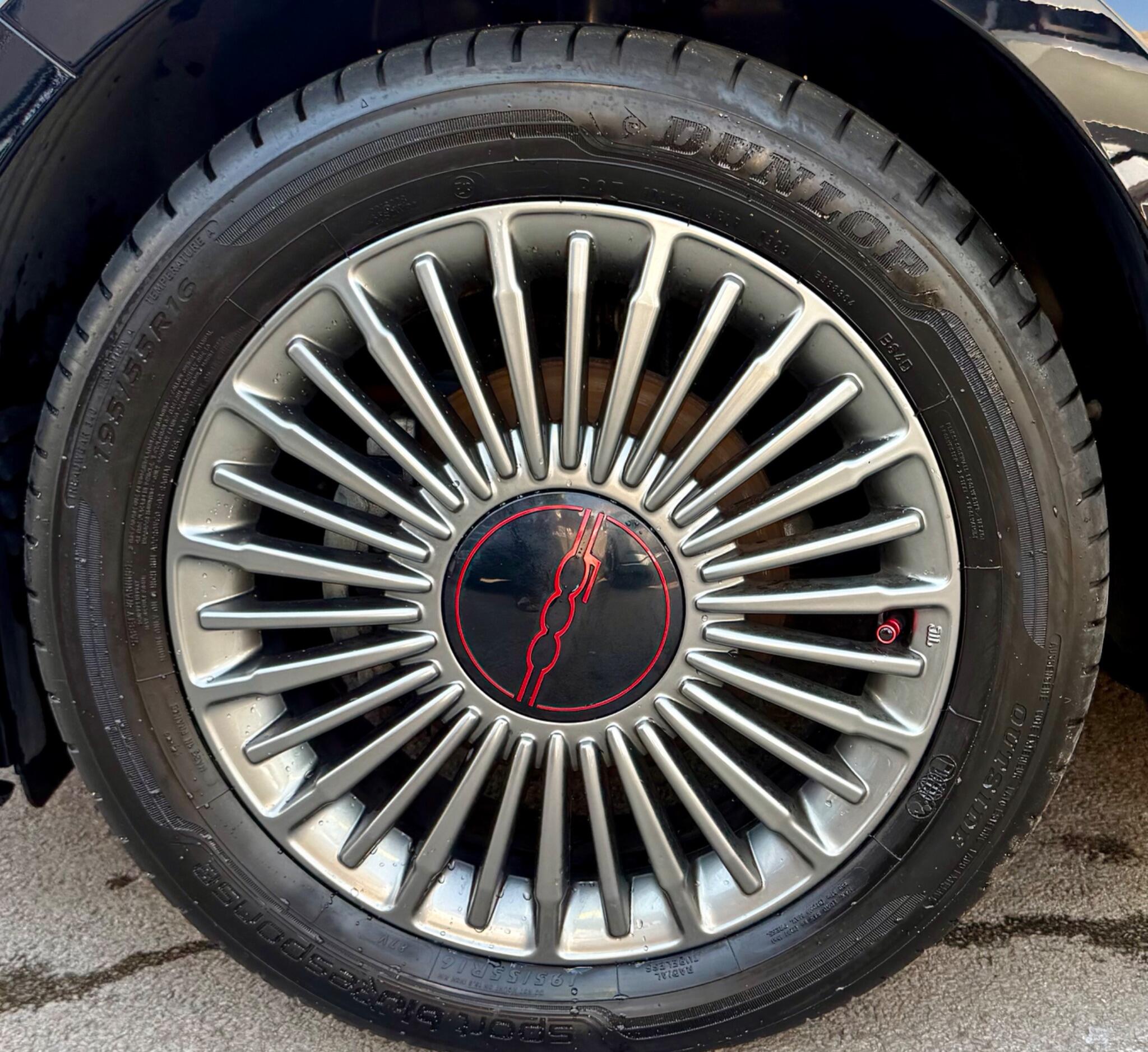 Fiat 500e view 16