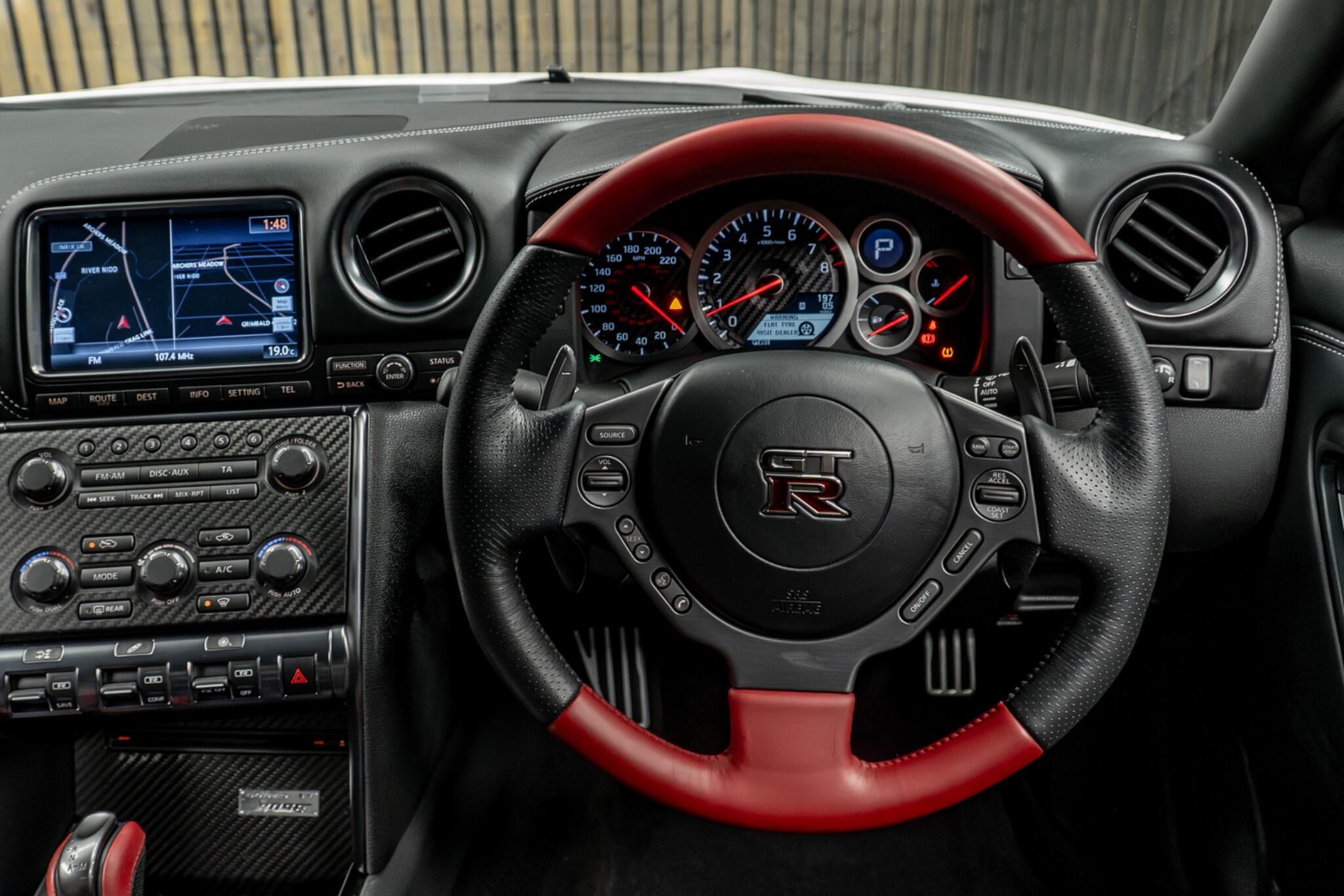 Nissan GT-R view 26