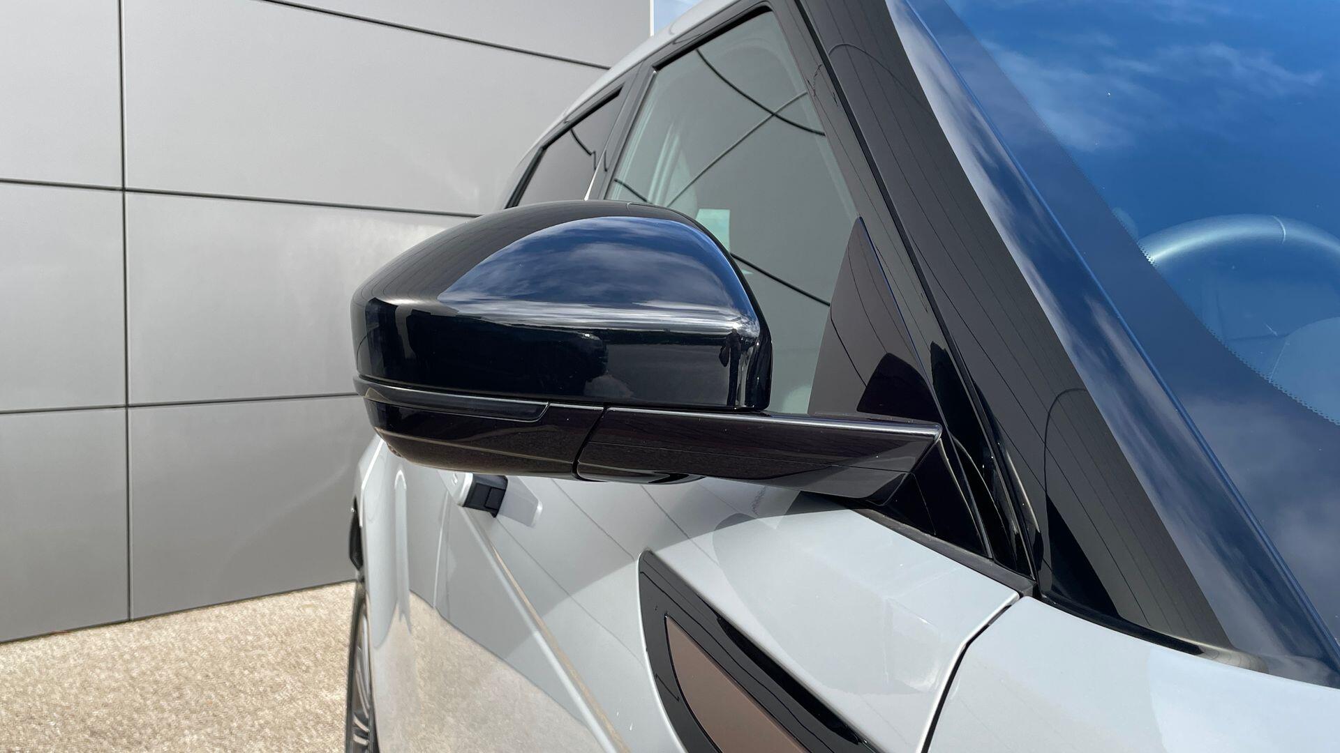 Land Rover Range Rover Evoque view 29