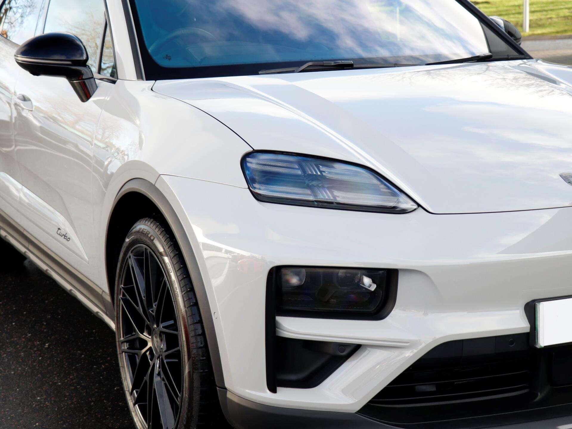 Porsche Macan view 32