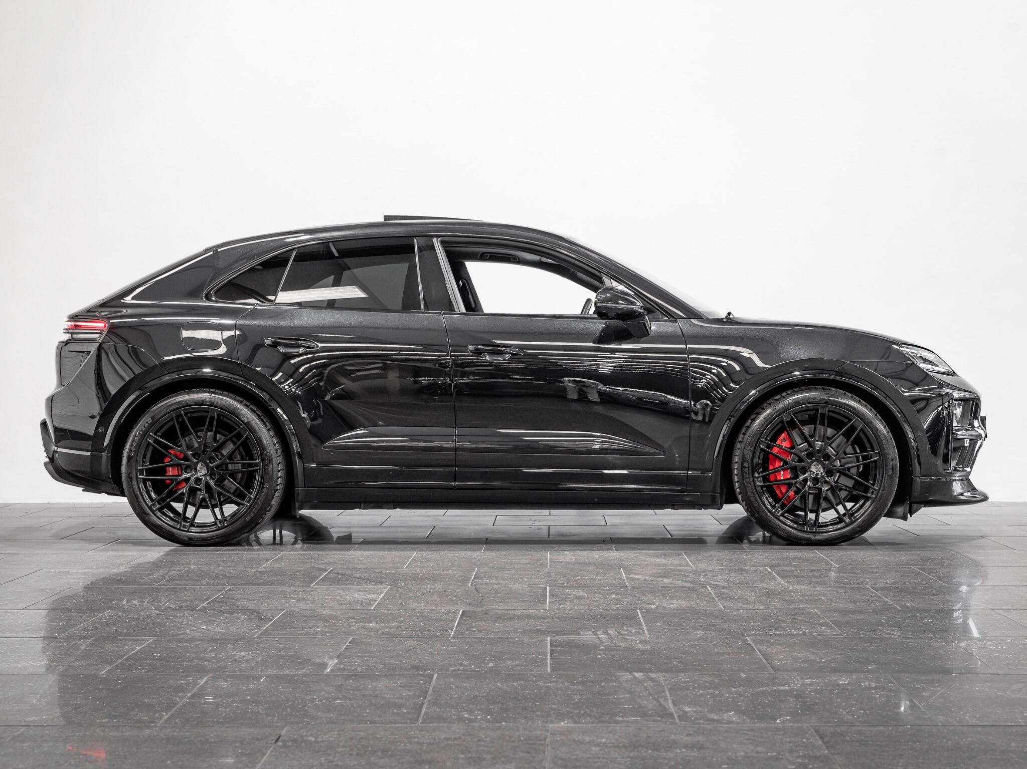 Porsche Macan view 6