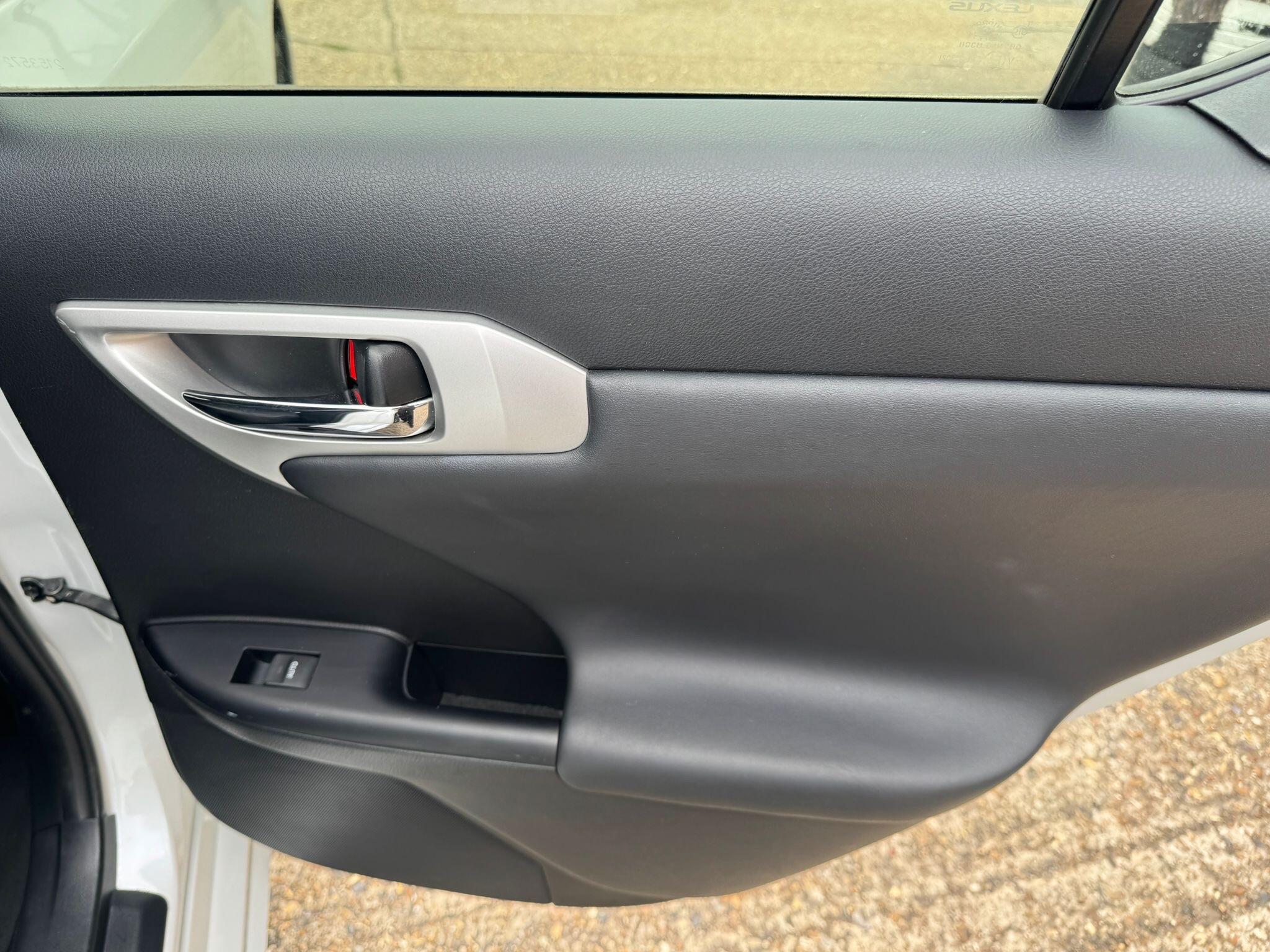 Lexus CT view 33