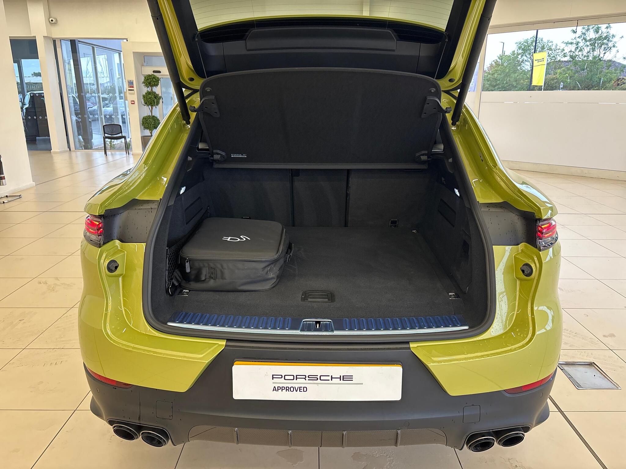 Porsche Cayenne view 19