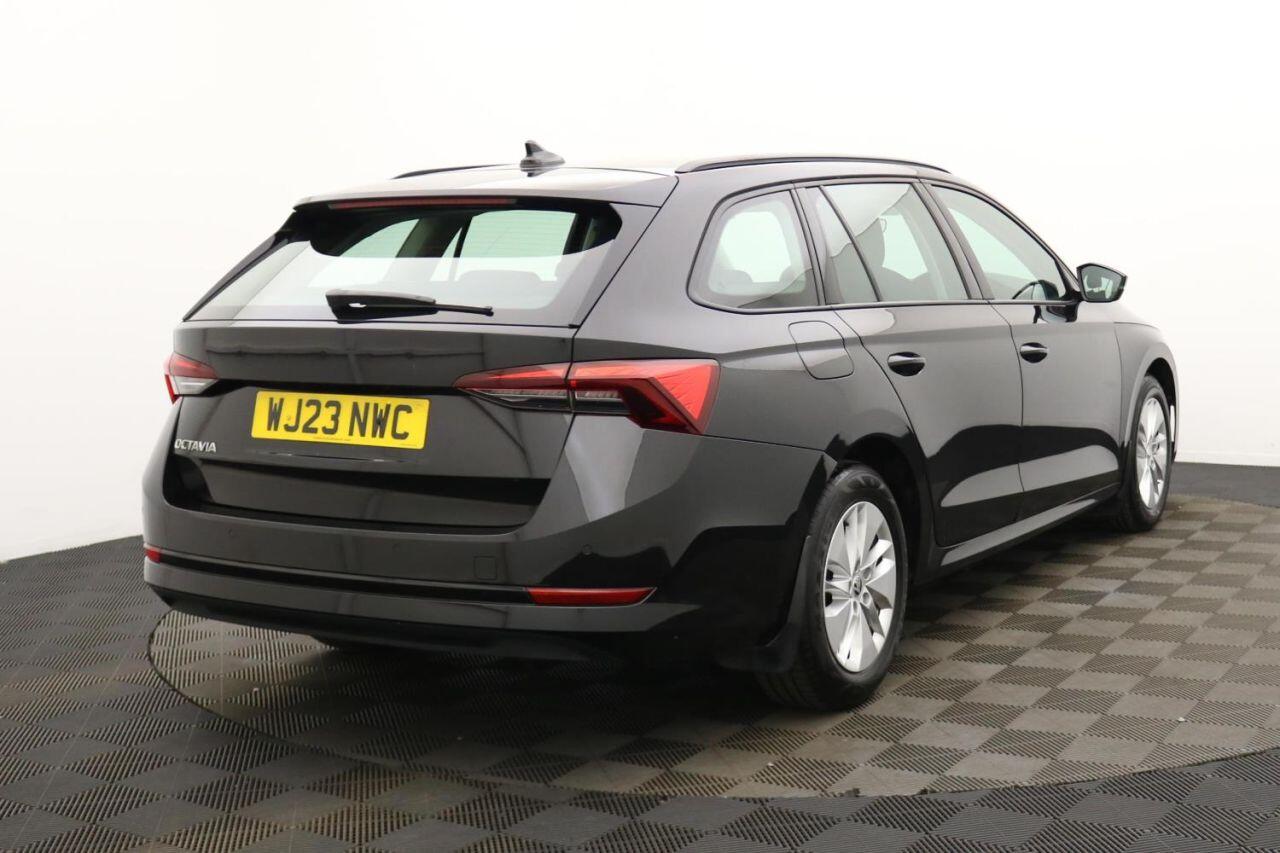 Skoda Octavia view 5