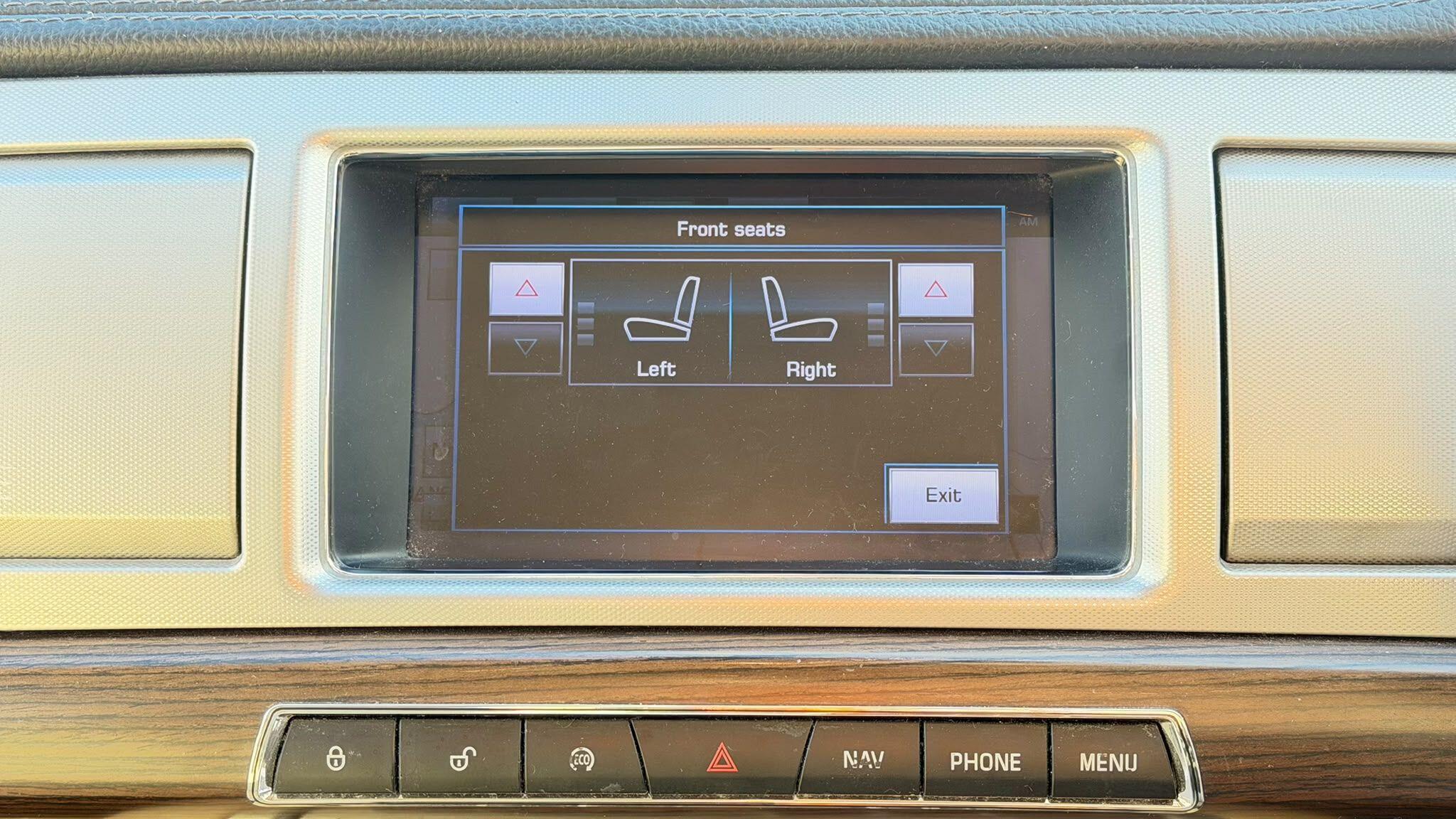 Jaguar XF view 27