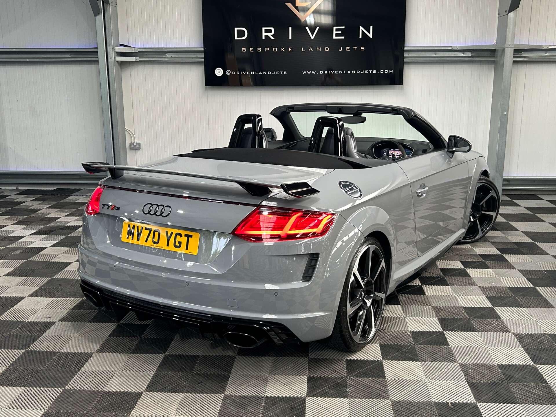 Audi TT RS view 3