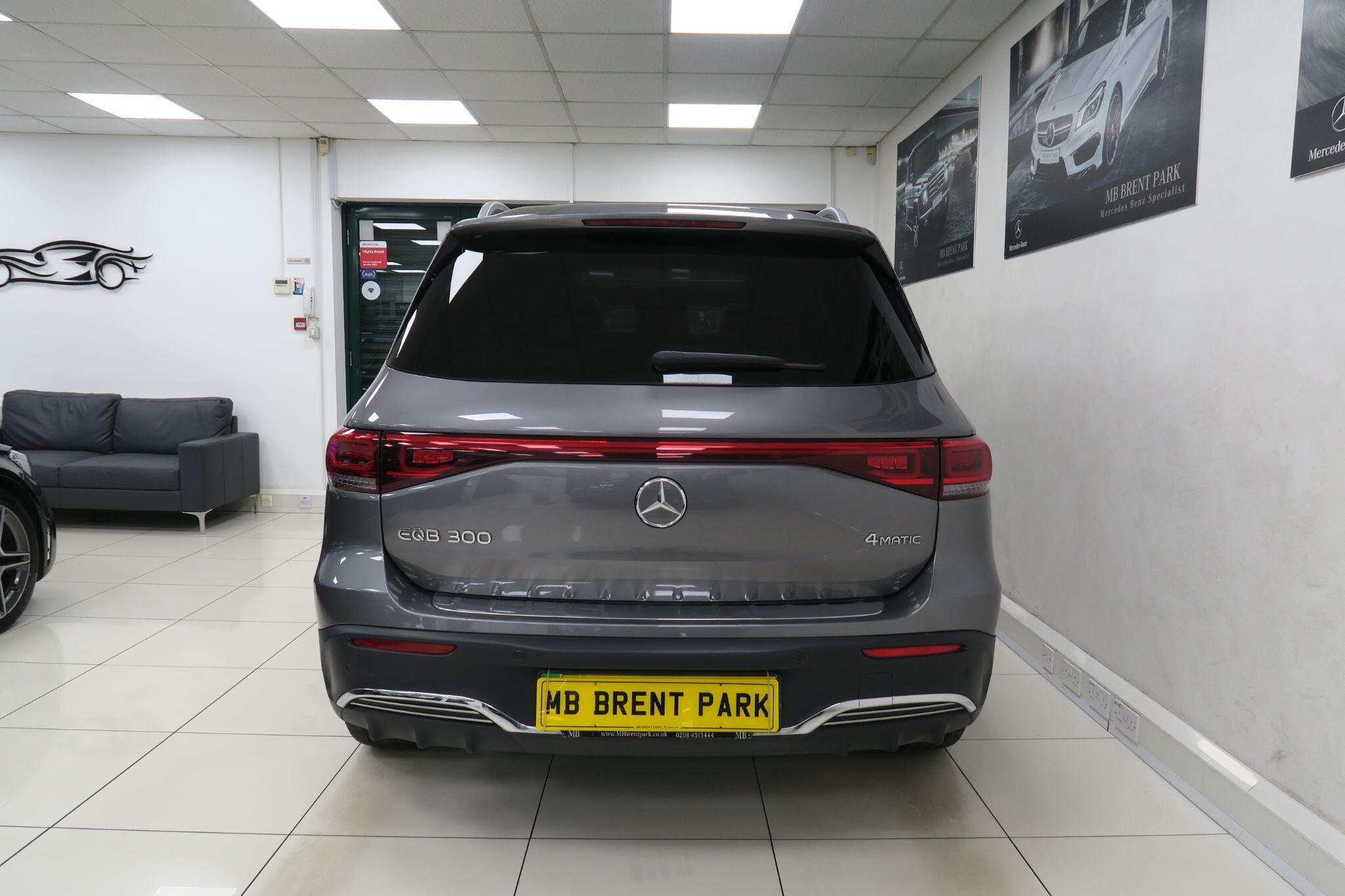 Mercedes-Benz EQB view 6