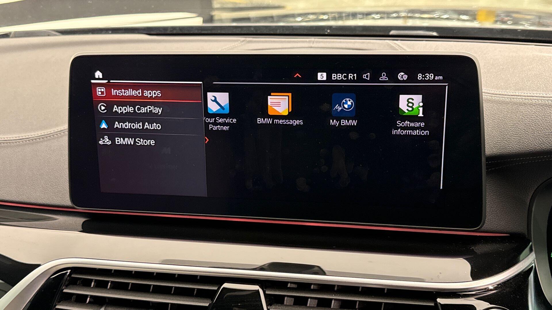 BMW 5 Series view 26