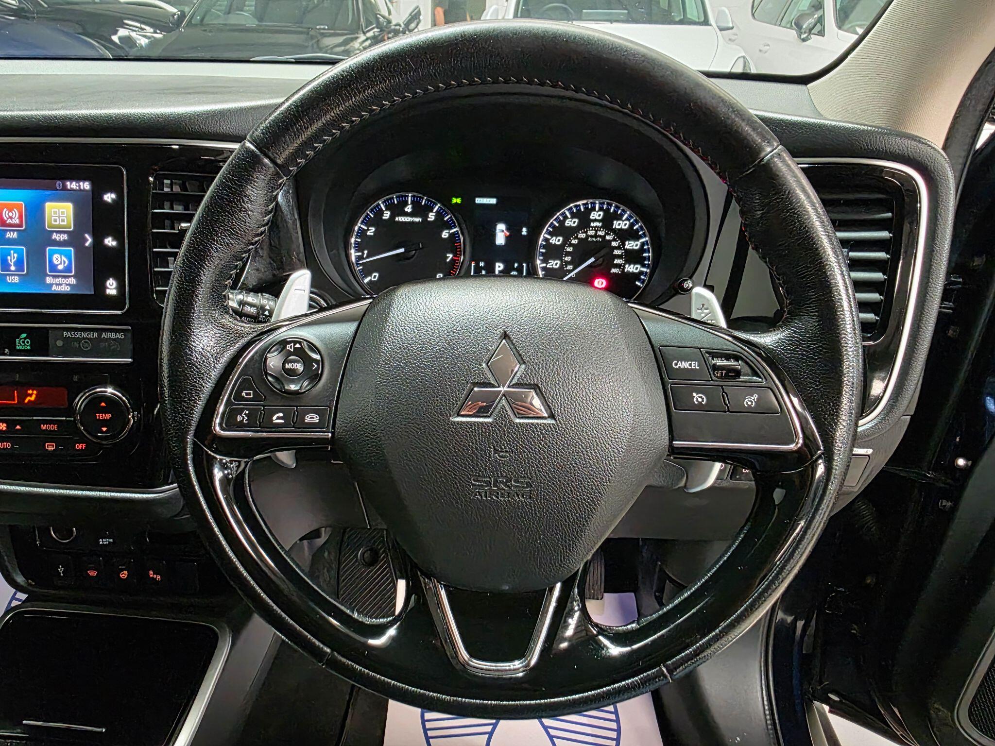 Mitsubishi Outlander view 15