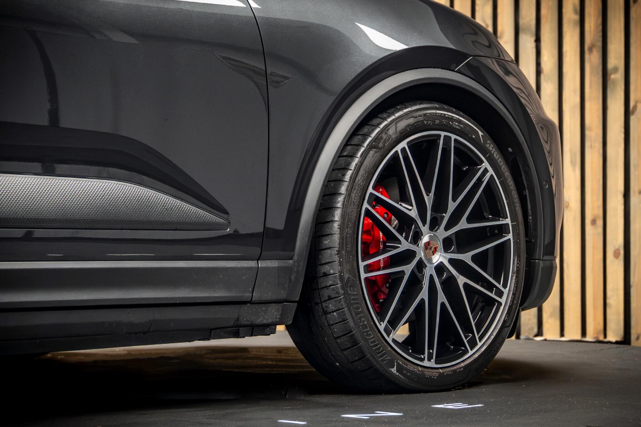 Porsche Macan view 14