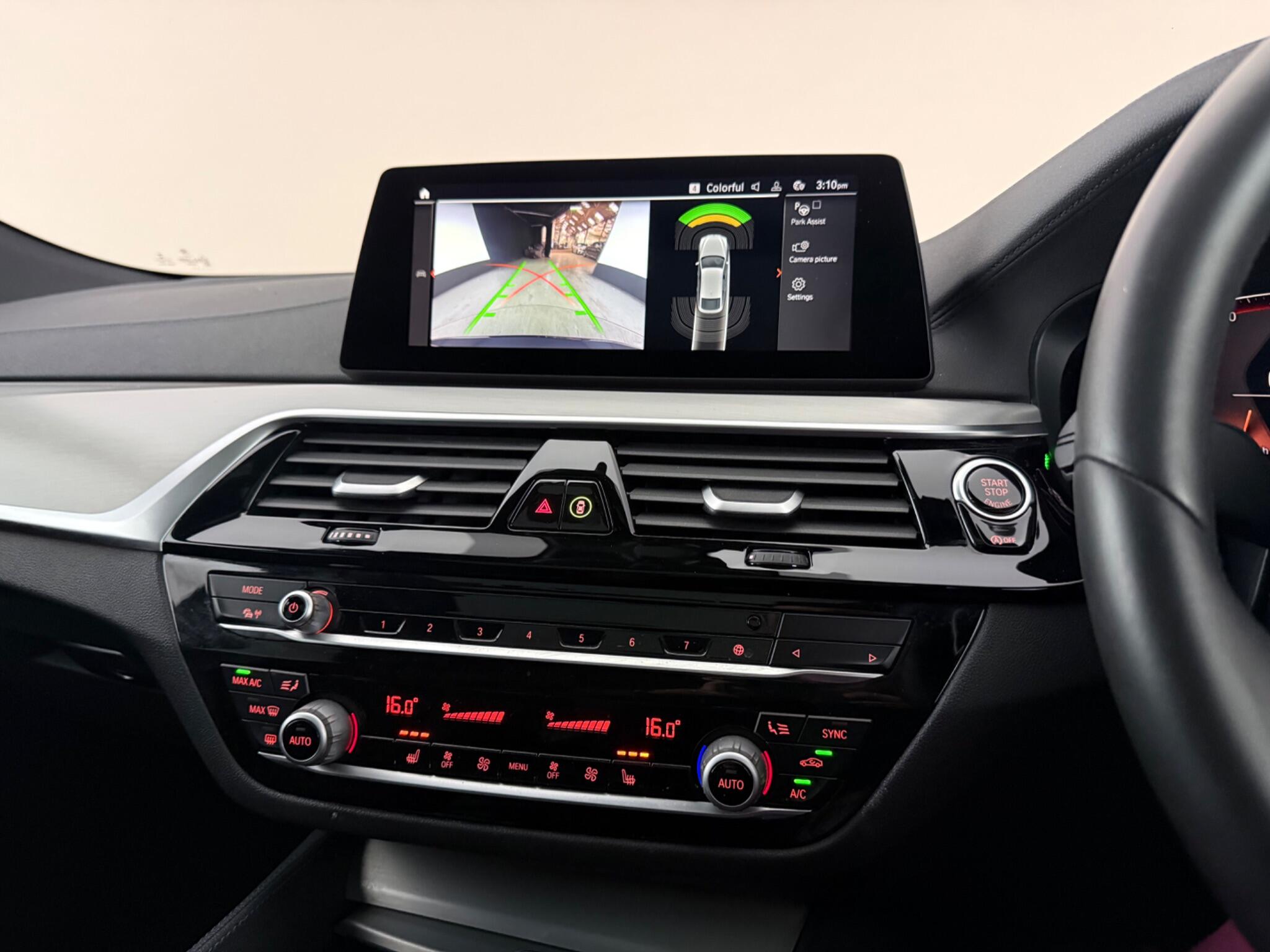 BMW 6 Series view 24