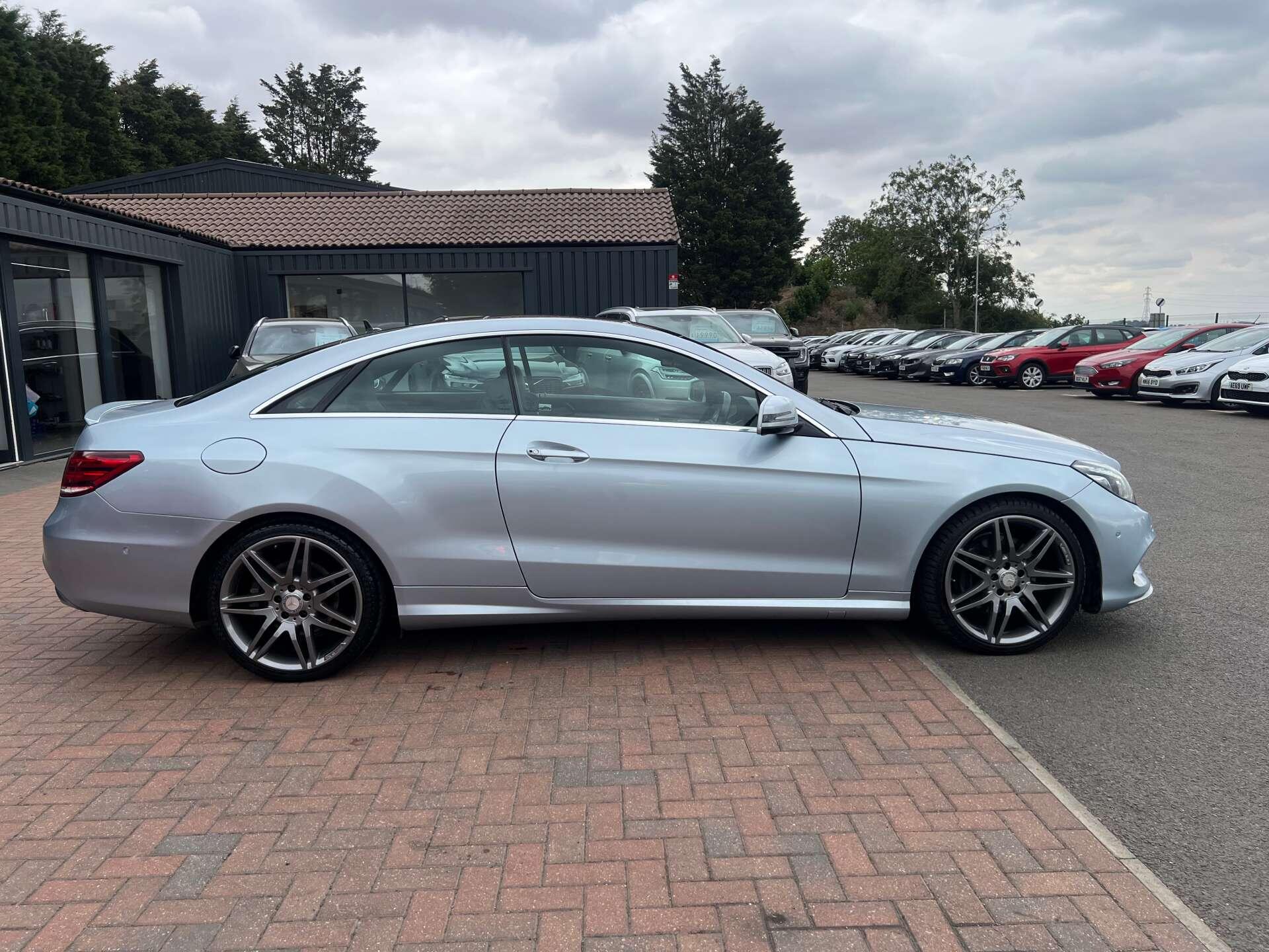 Mercedes-Benz E-Class view 7