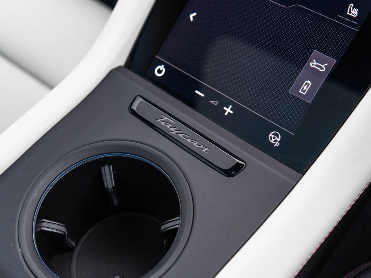 Porsche Taycan view 33