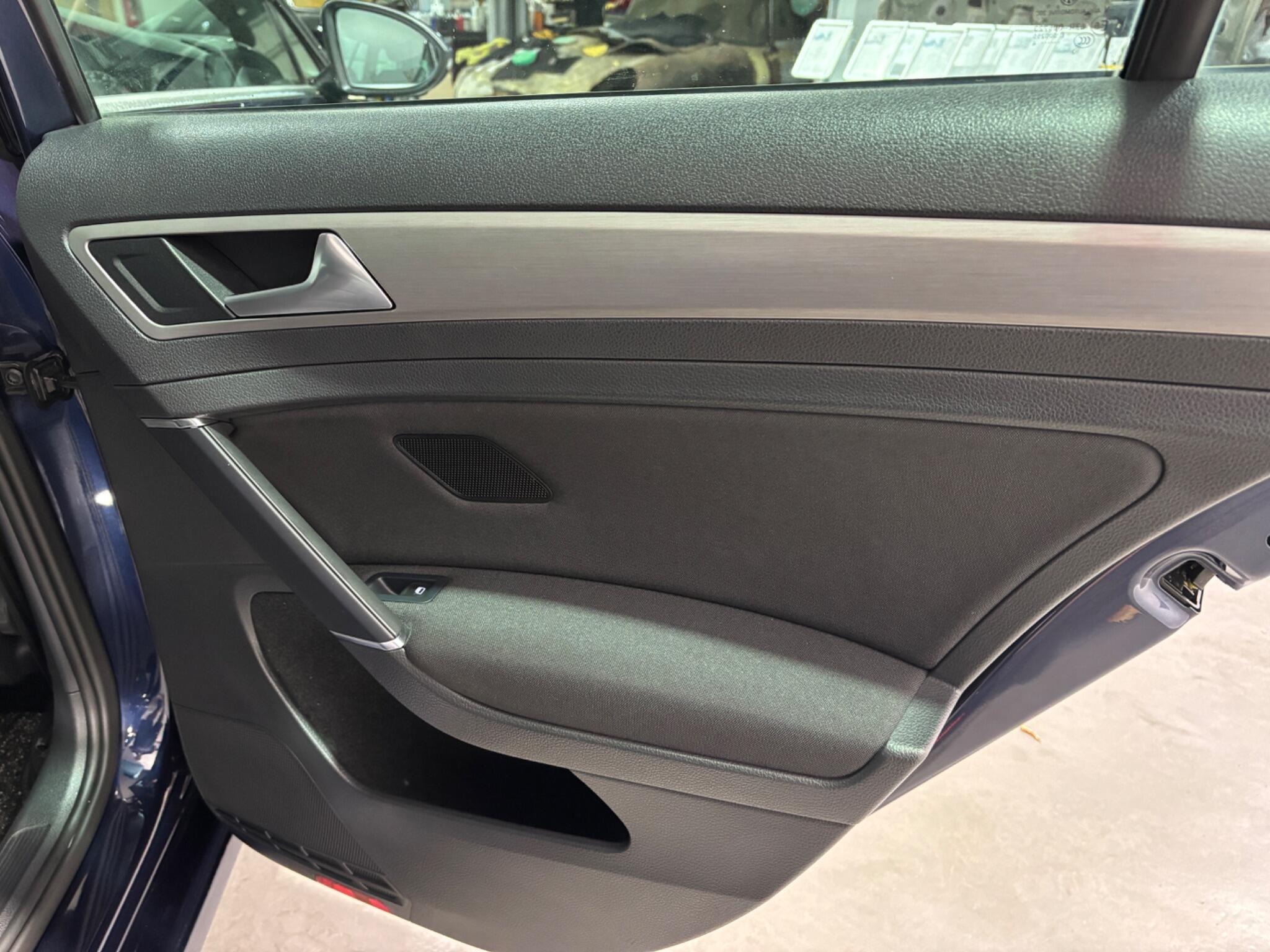 Volkswagen Golf view 11