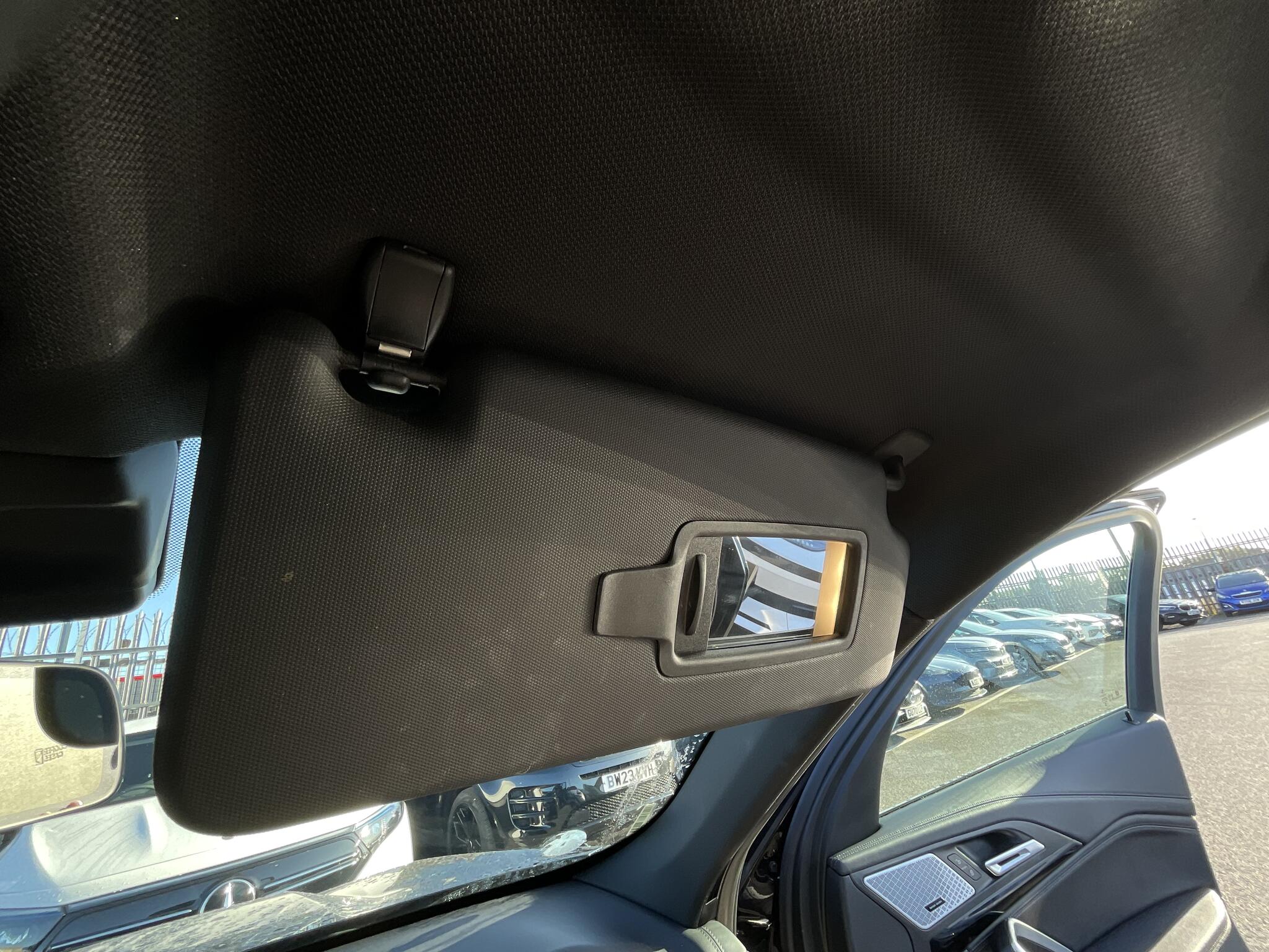 BMW Ix1 view 36