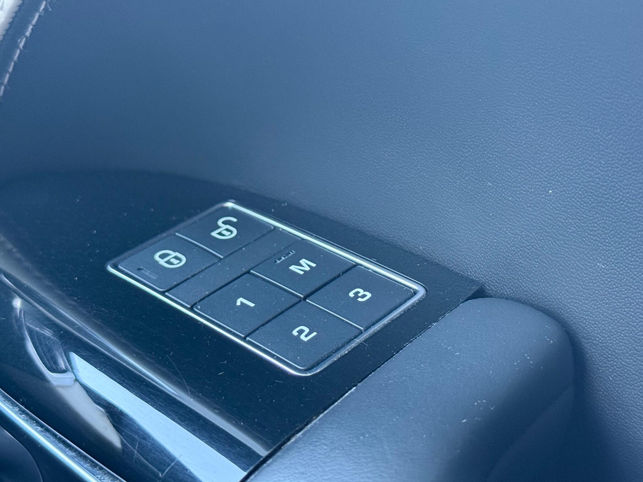 Land Rover Range Rover Sport view 17