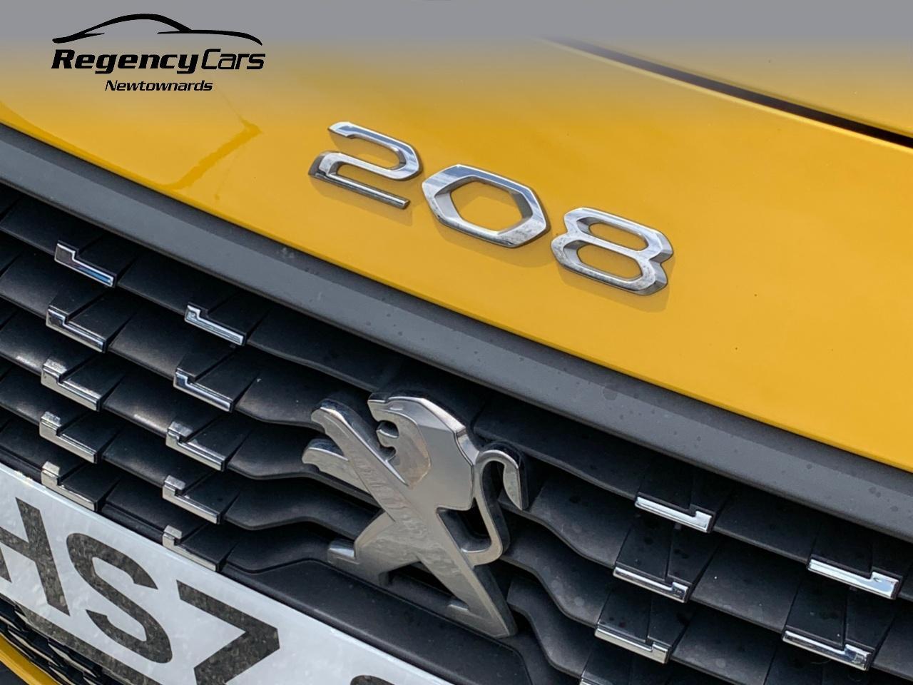 Peugeot 208 view 45
