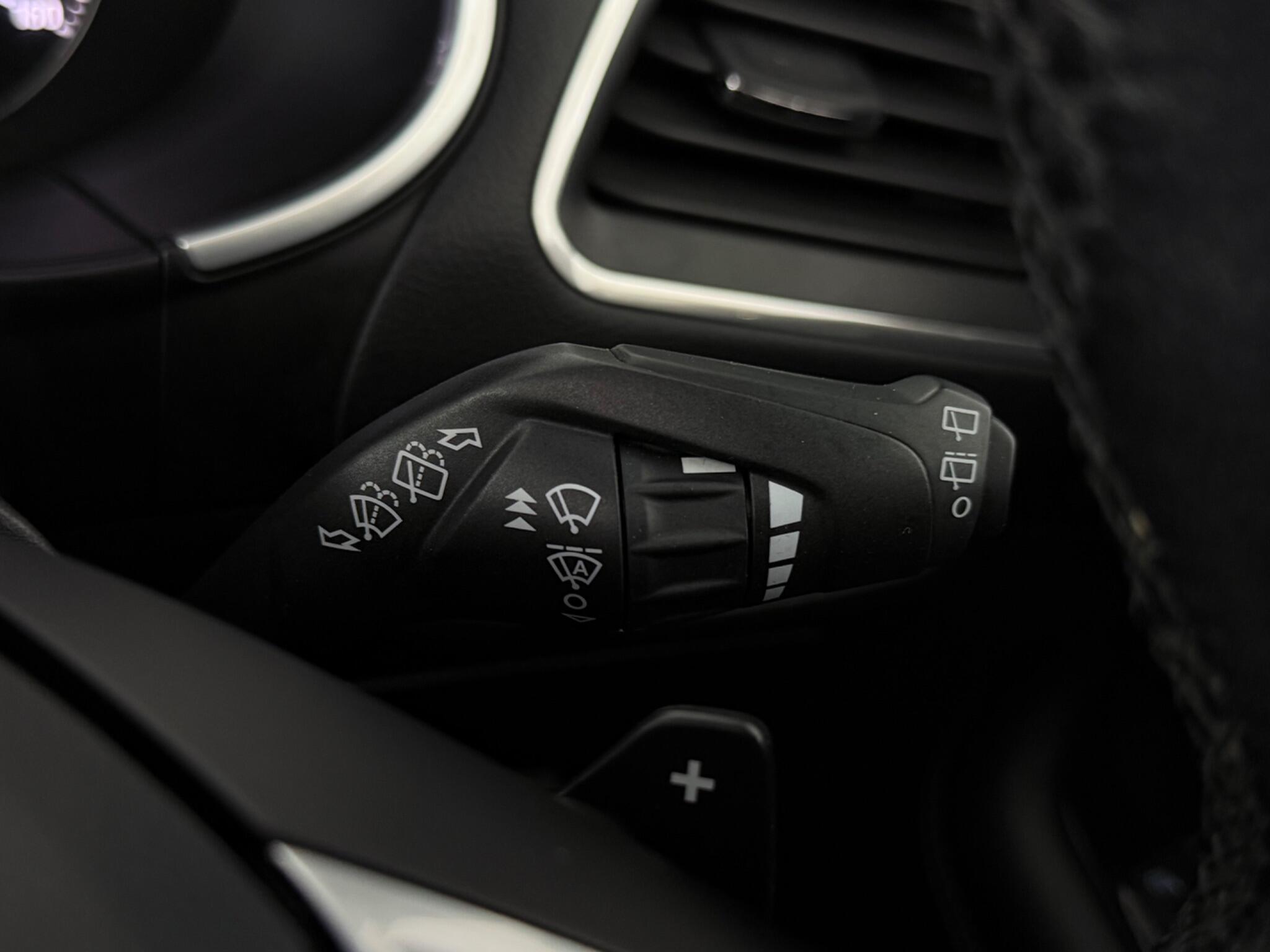 Ford Edge view 15