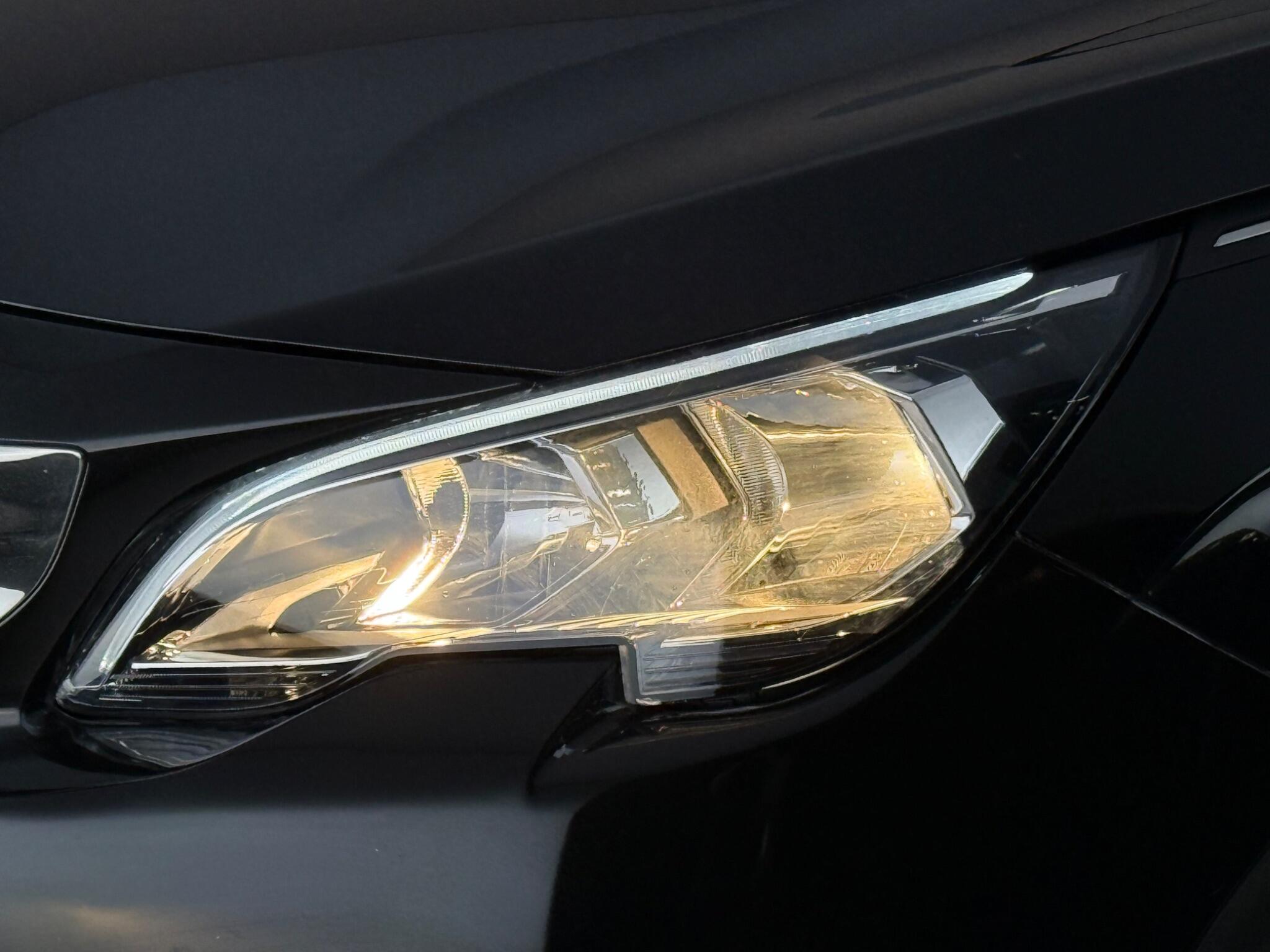 Peugeot 5008 view 12
