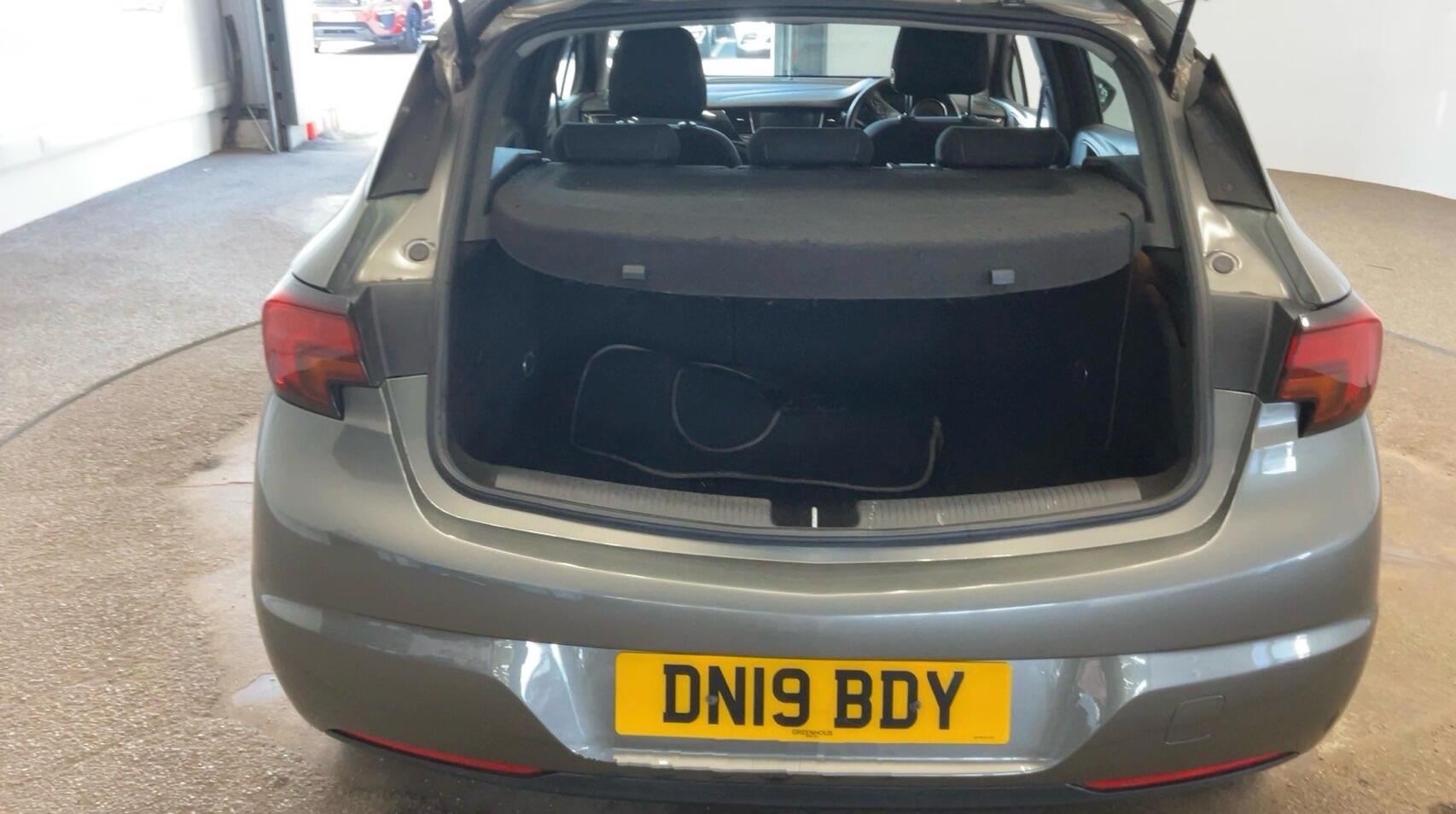 Vauxhall Astra view 13