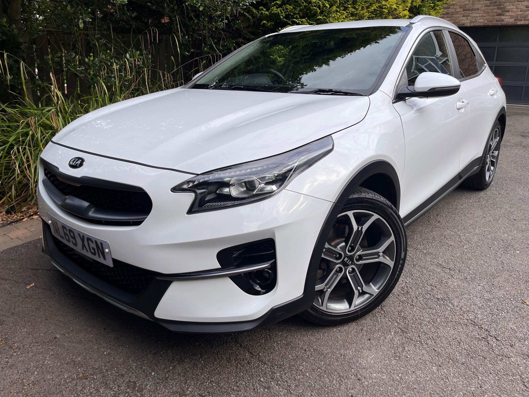 2019 Kia Xceed in White for sale