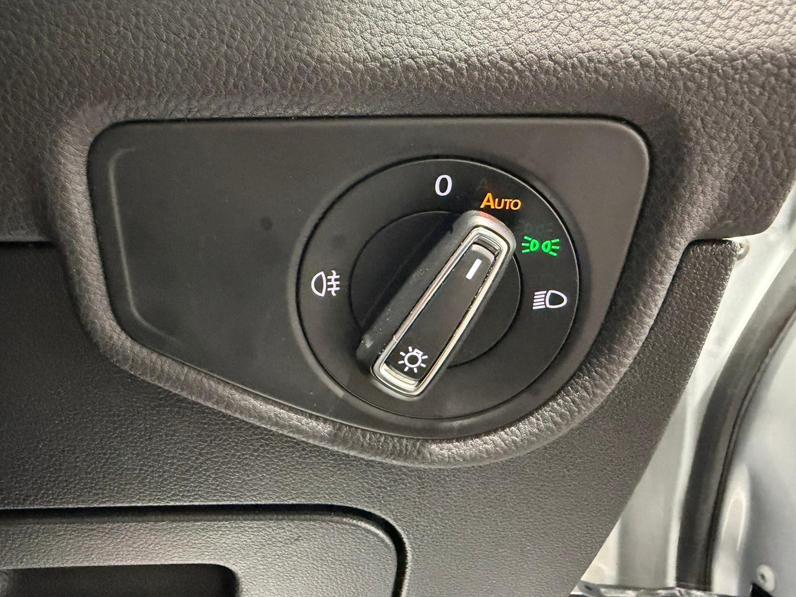 Volkswagen Touran view 24