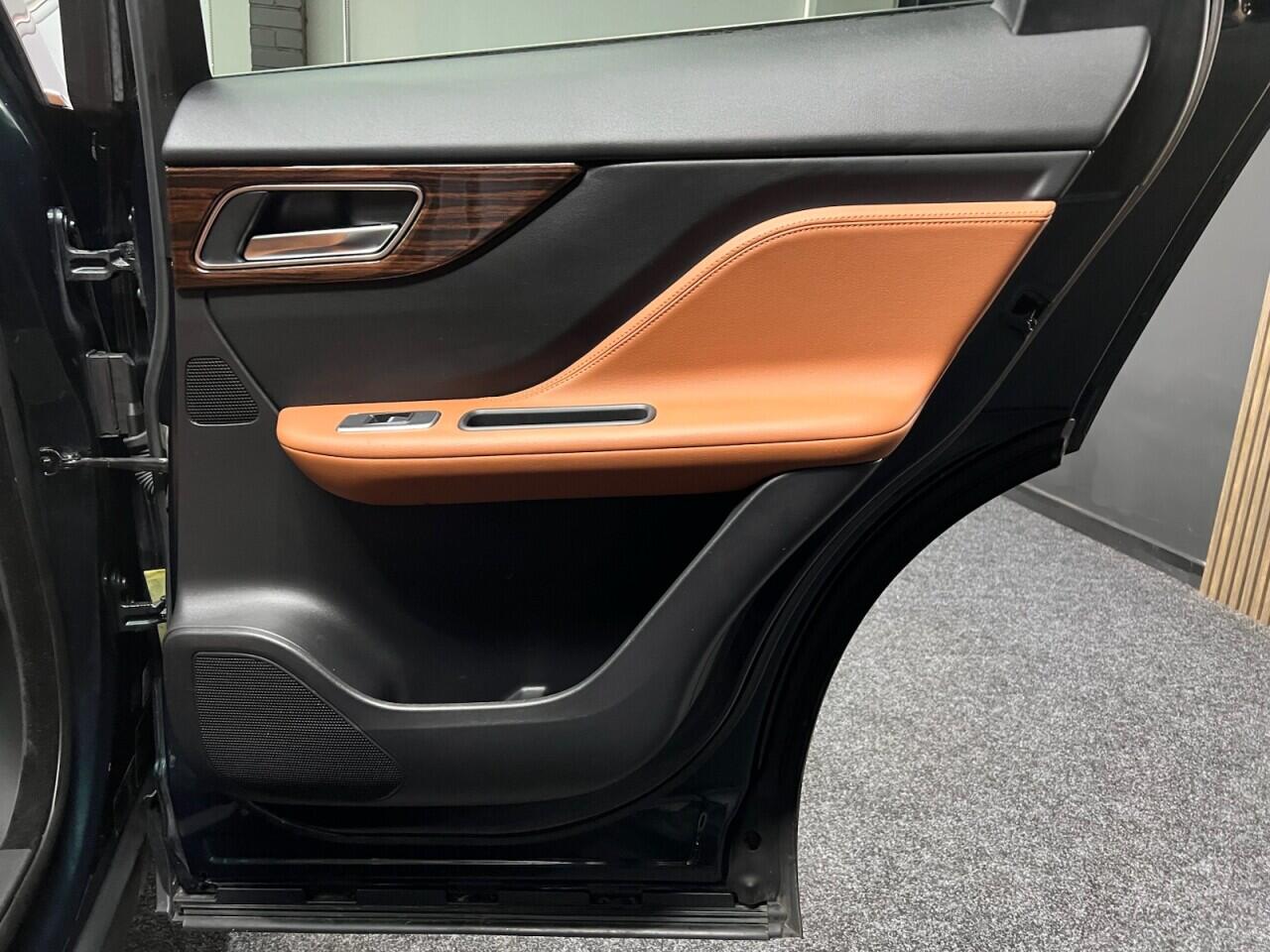 Jaguar F-Pace view 40