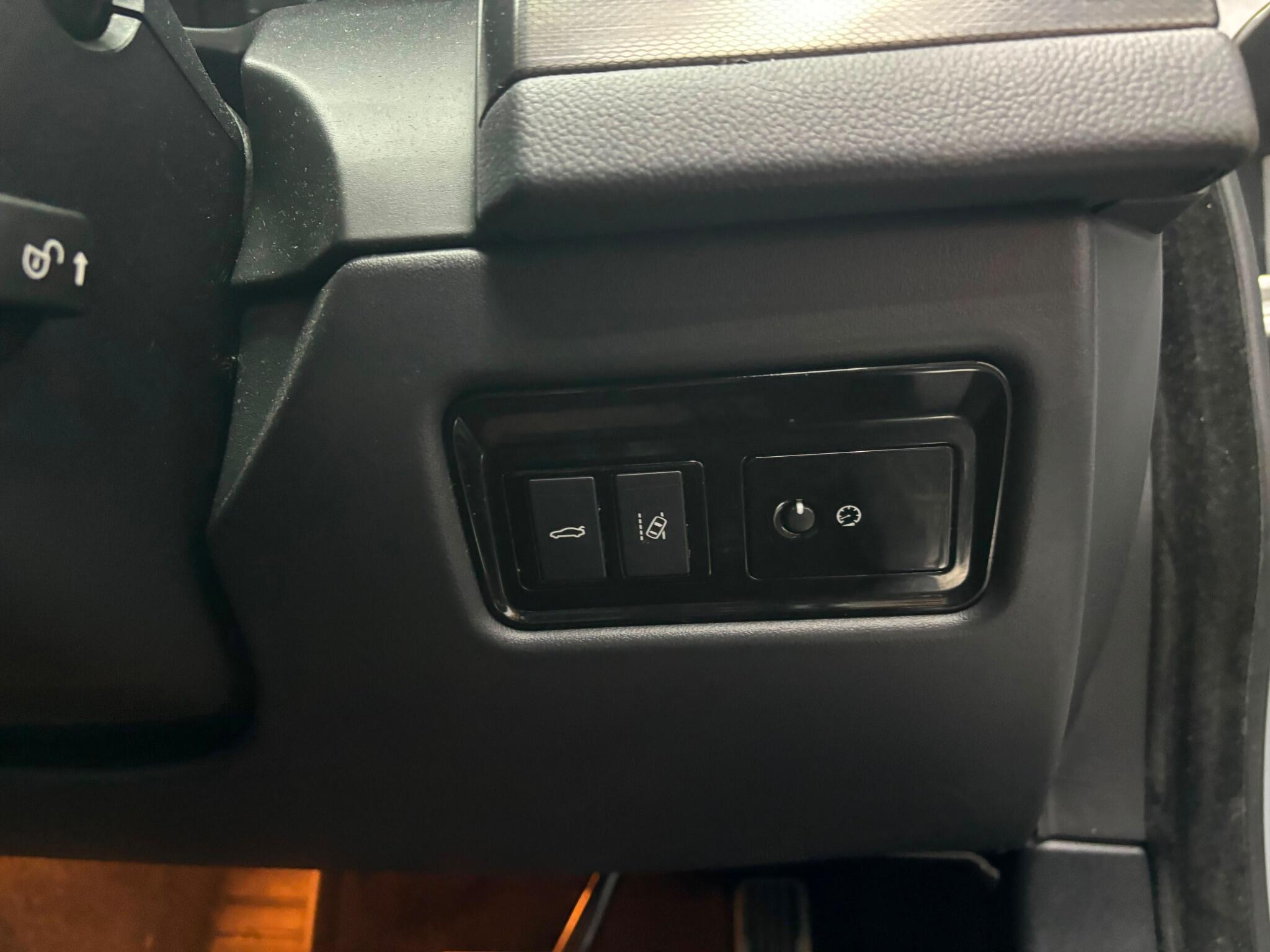 Jaguar XF view 34