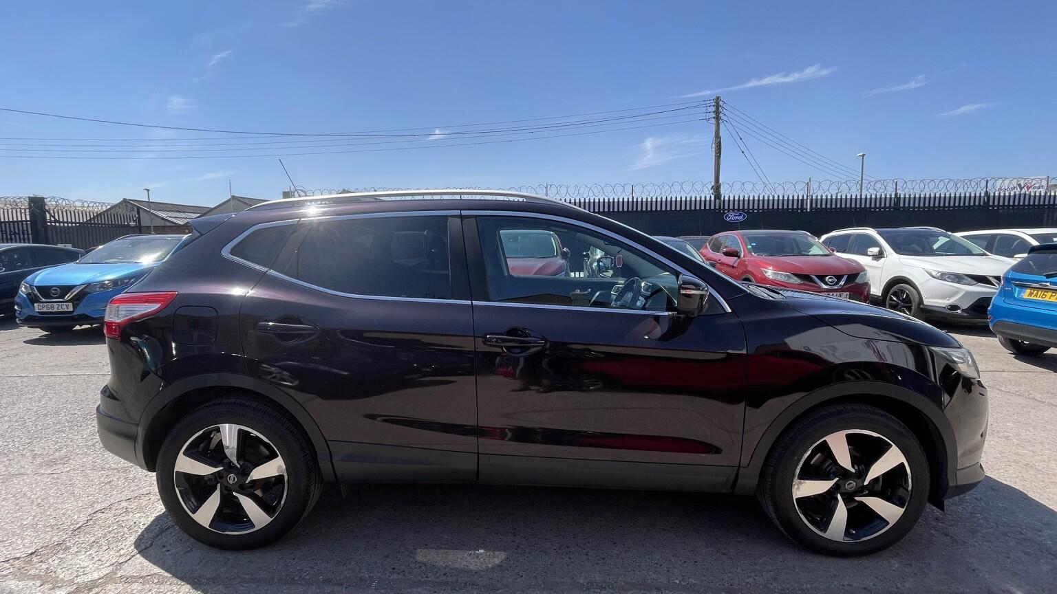 Nissan Qashqai view 3