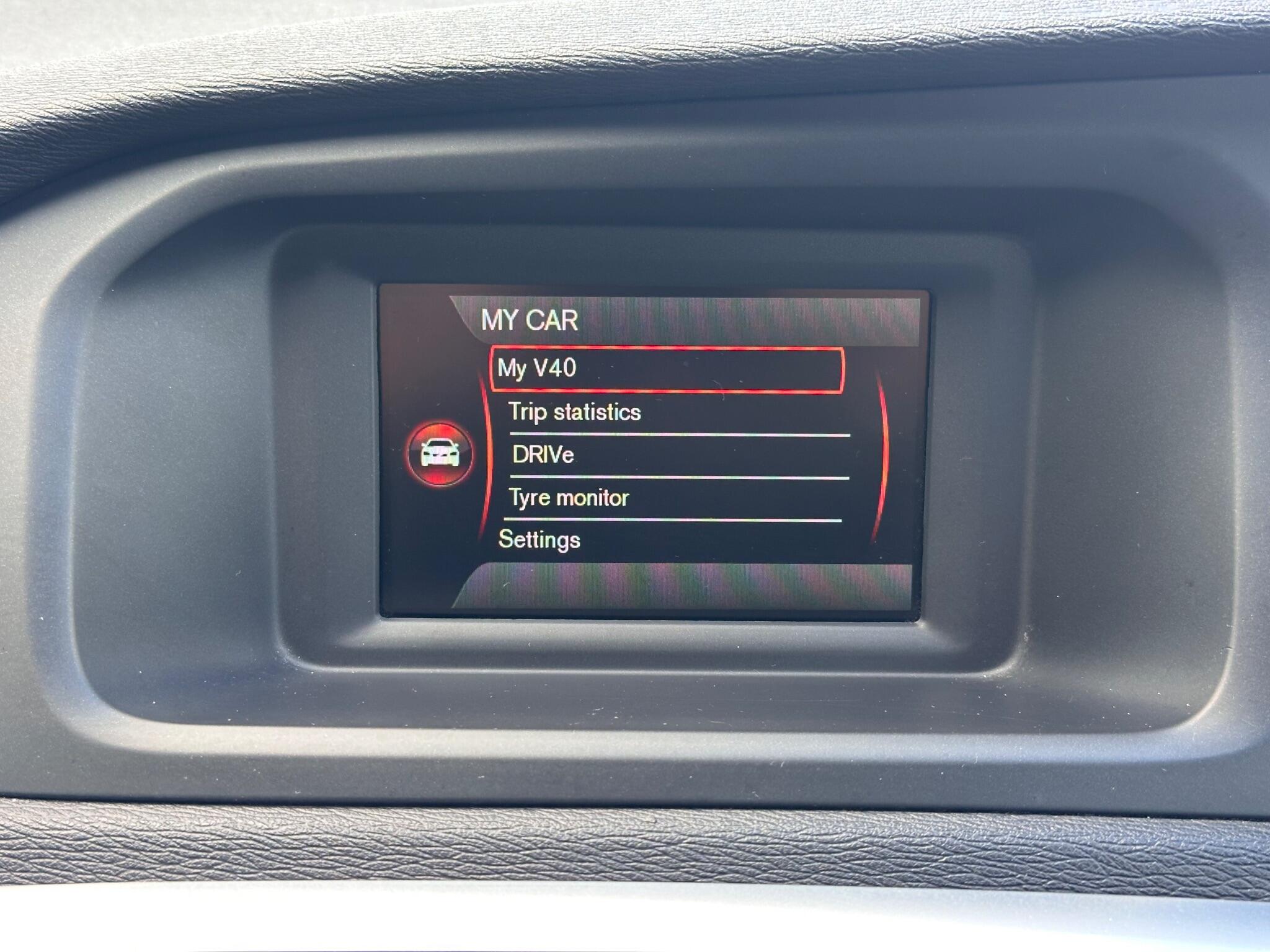 Volvo V40 view 44