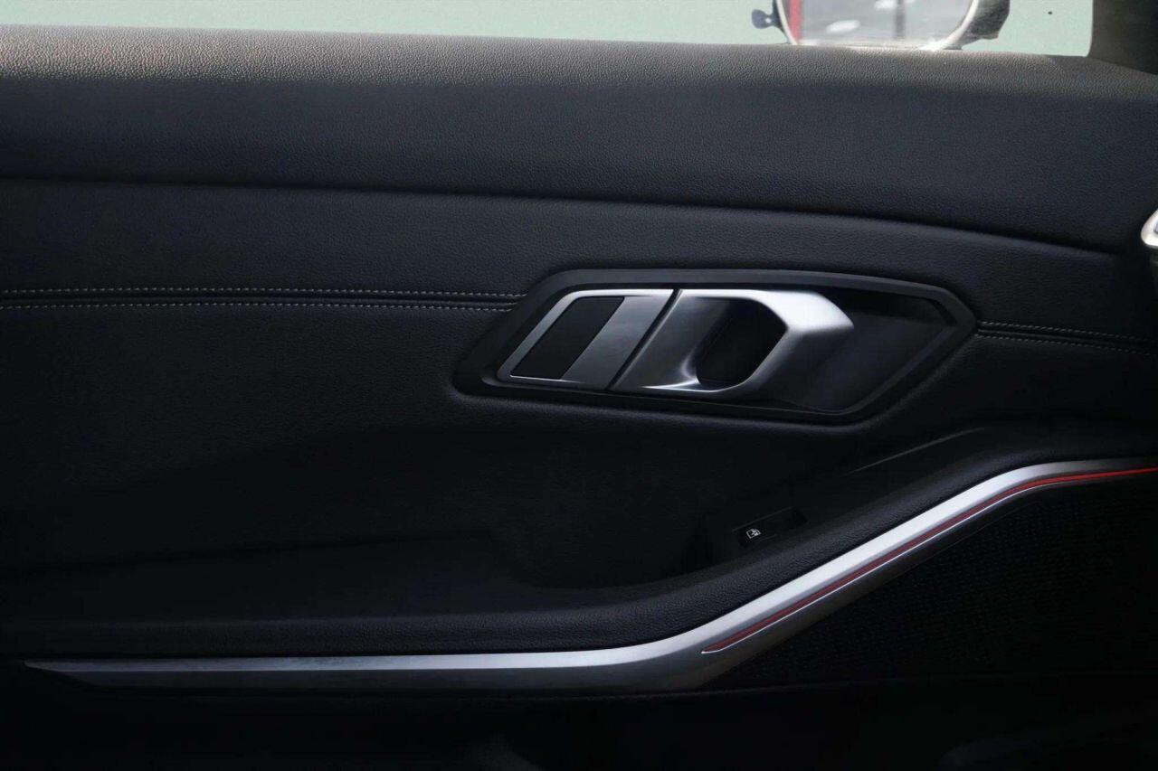 BMW 3 Series view 39