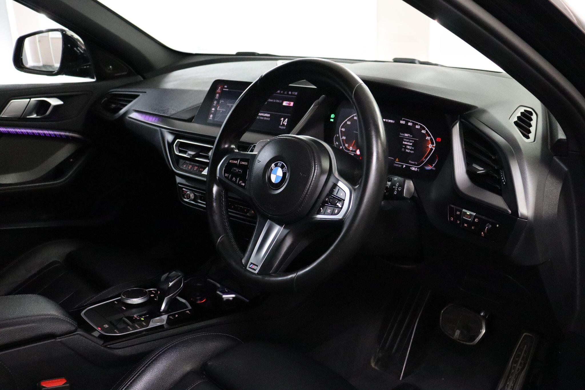 BMW 1 Series view 5
