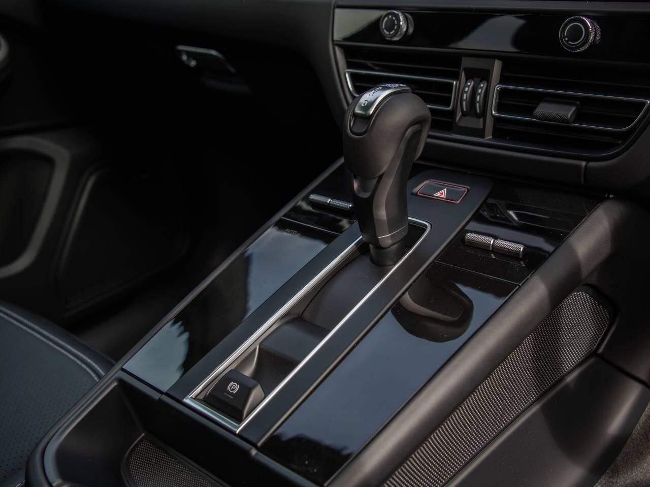 Porsche Macan view 45