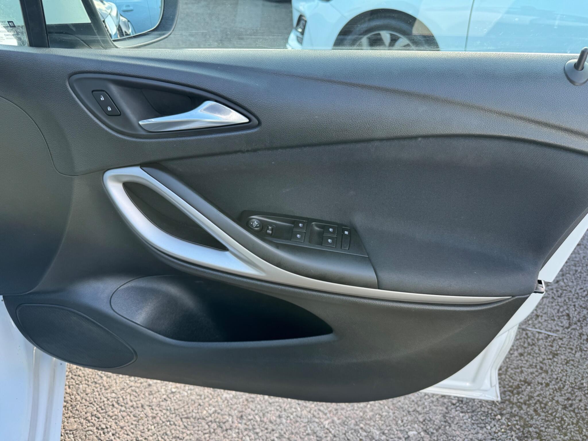 Vauxhall Astra view 27
