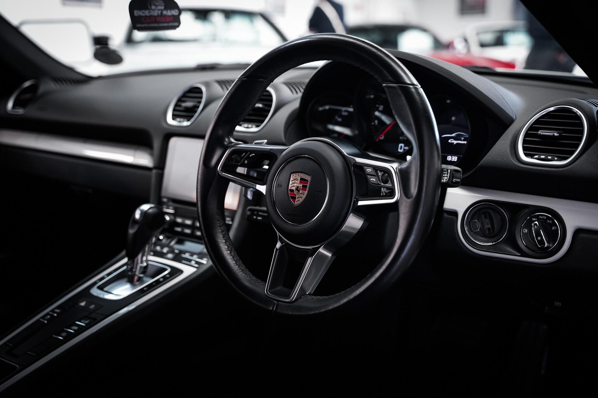 Porsche Cayman view 18