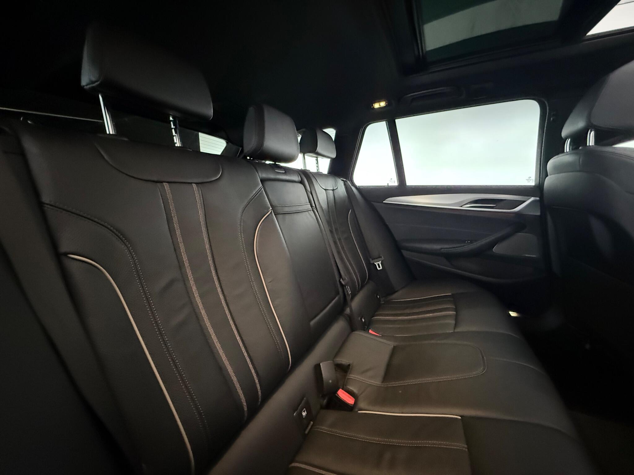 BMW 5 Series view 31