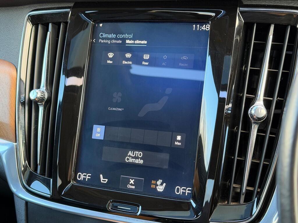 Volvo S90 view 31