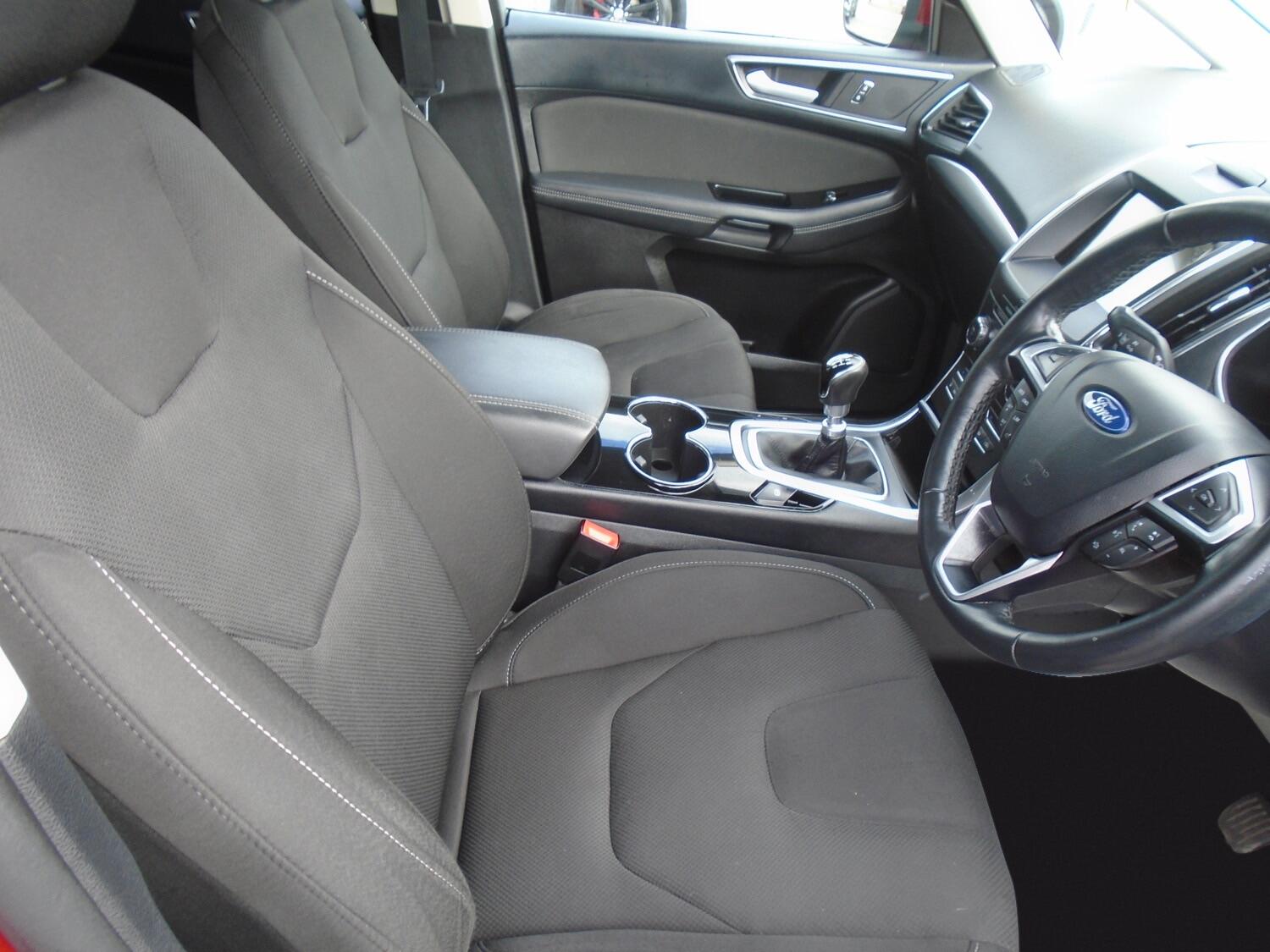 Ford S-Max view 12