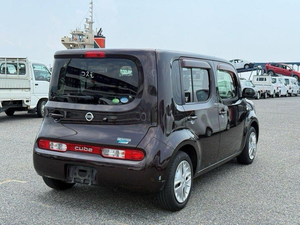 Nissan Cube view 4