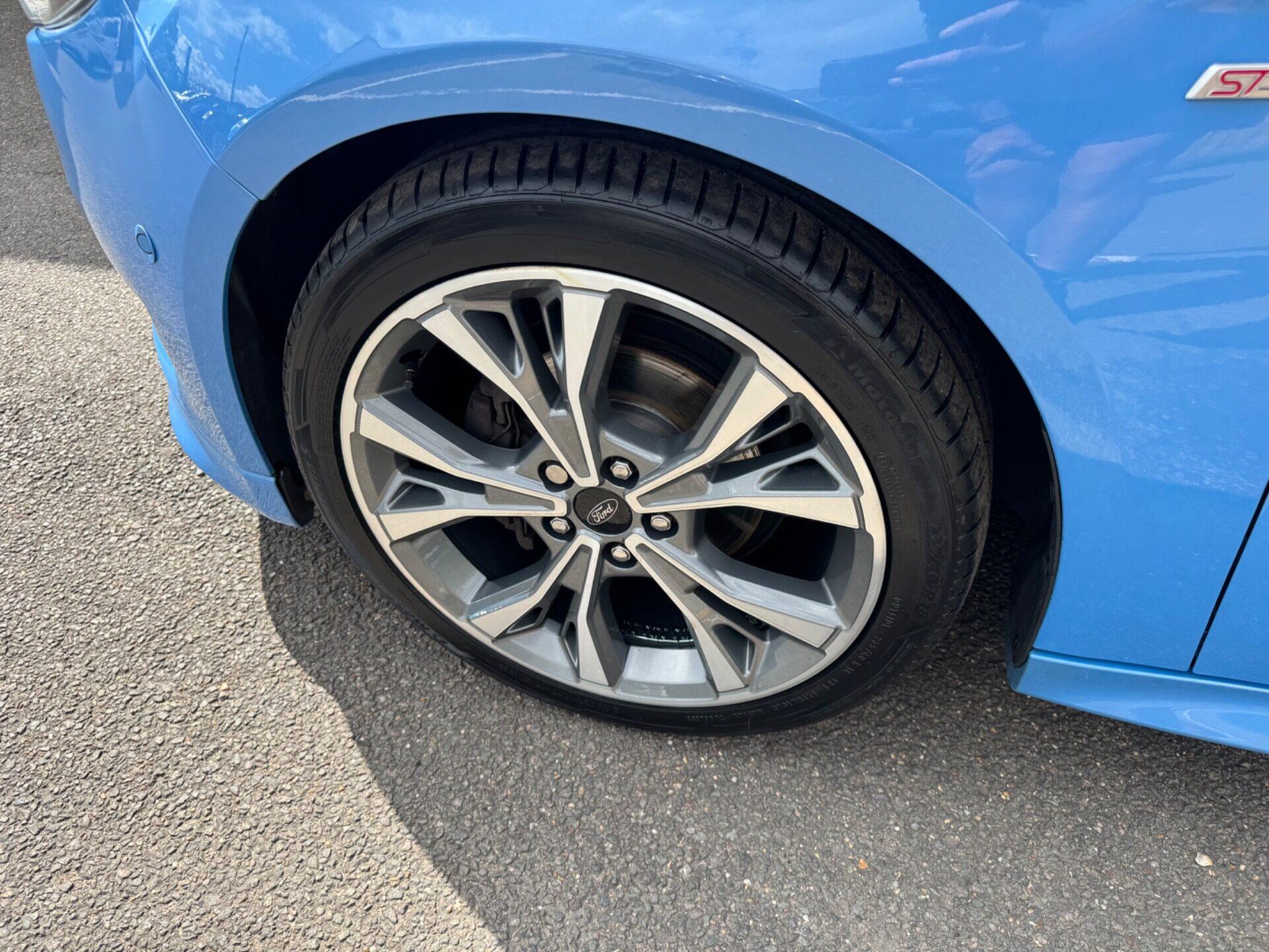 Ford Focus view 26
