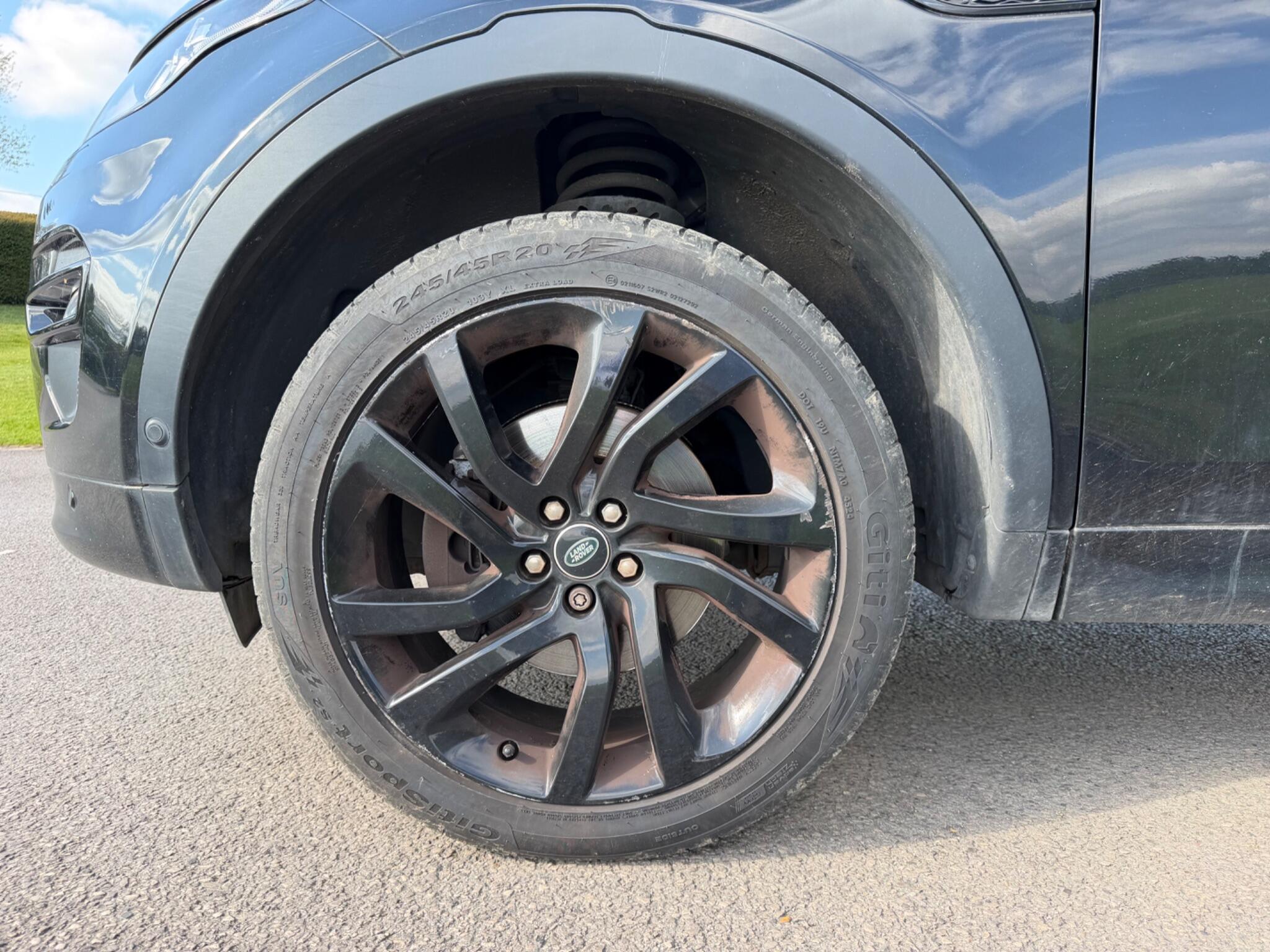 Land Rover Discovery Sport view 28