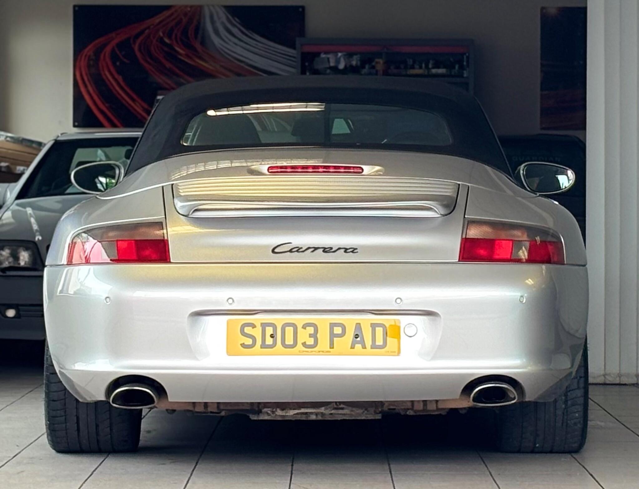 Porsche 911 view 9